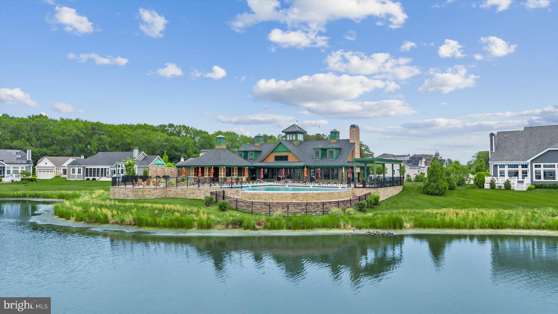 SADDLE RIDGE - Residential