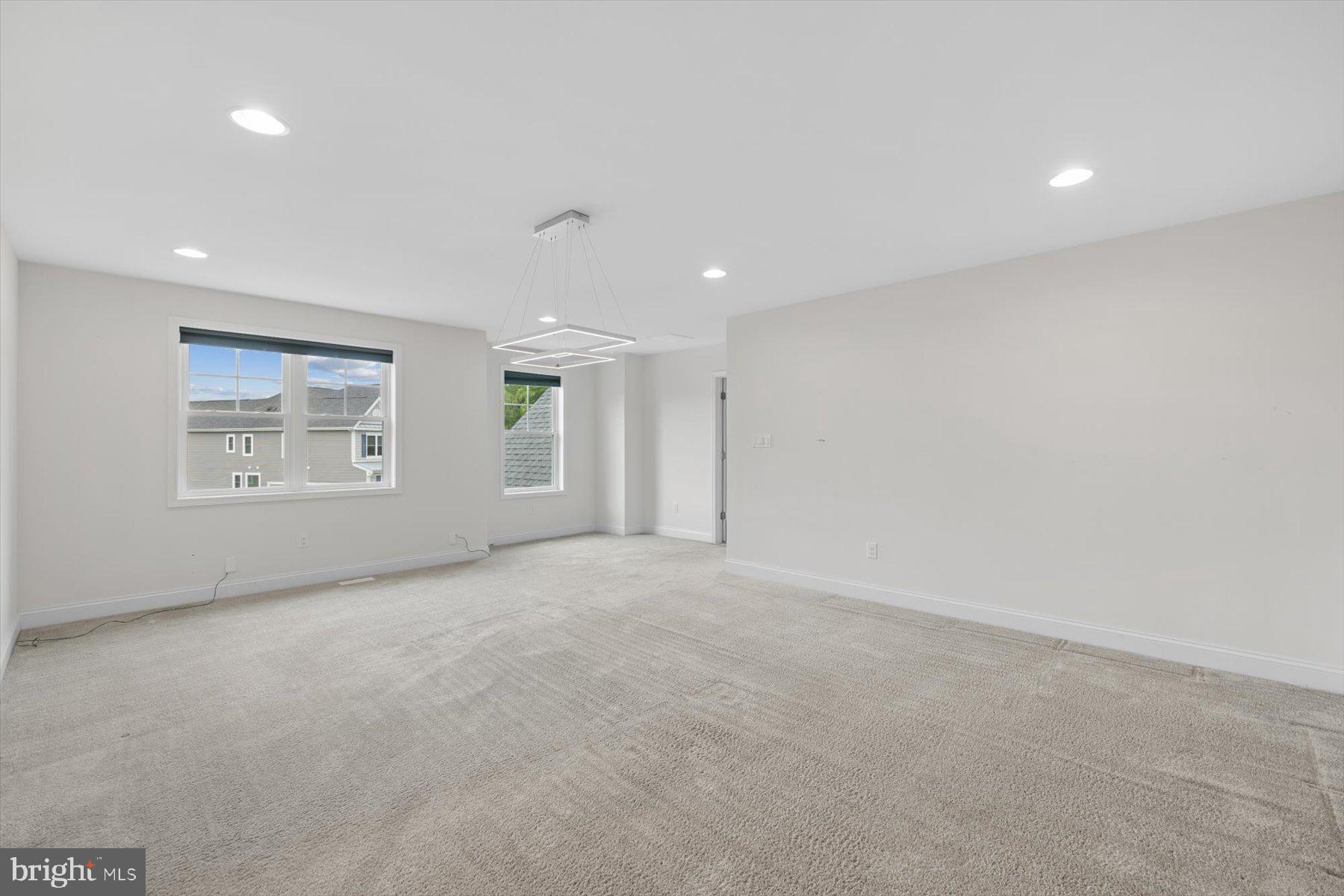 SADDLE RIDGE - Residential