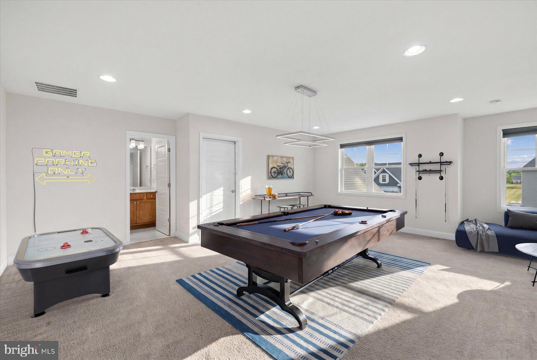SADDLE RIDGE - Residential