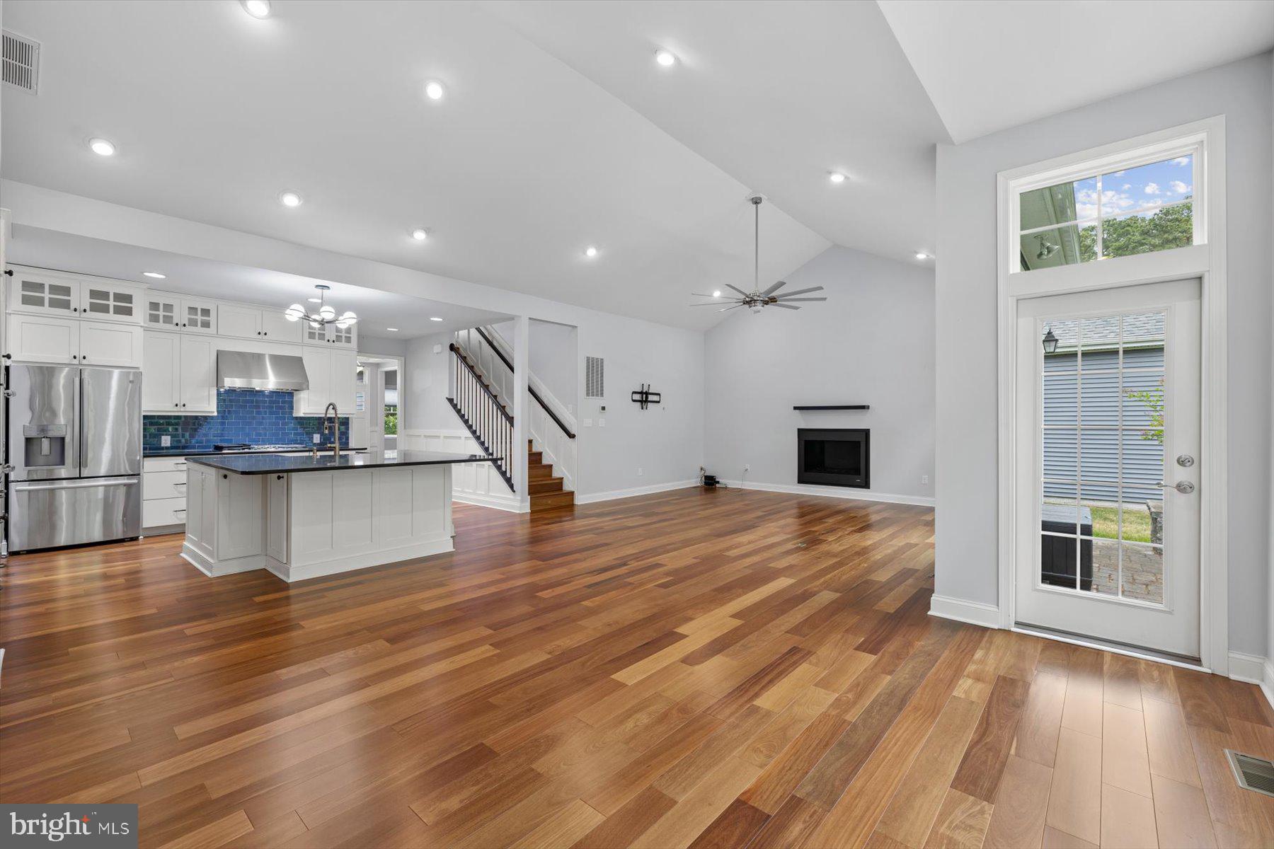 SADDLE RIDGE - Residential