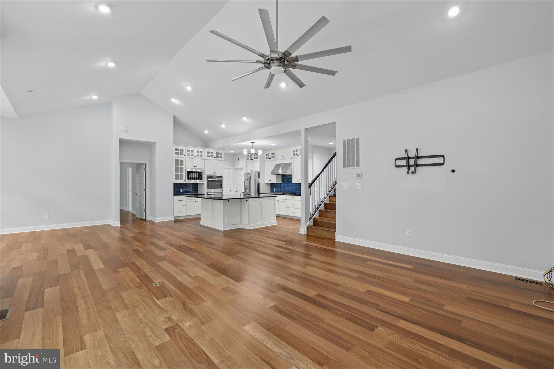 SADDLE RIDGE - Residential