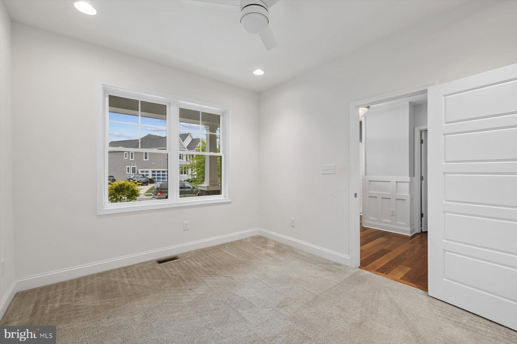 SADDLE RIDGE - Residential