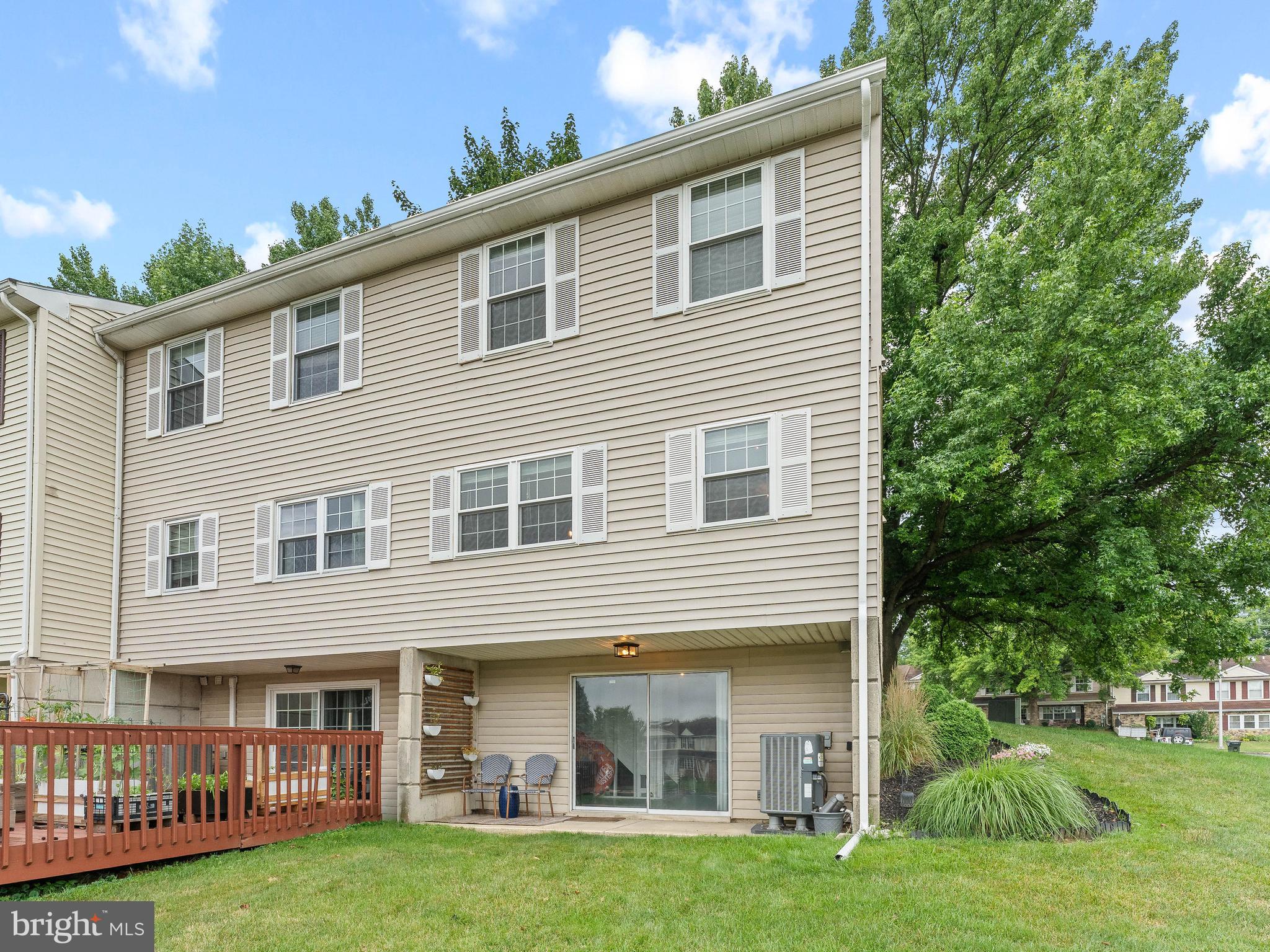 BEAVER RUN KNOLL - Residential