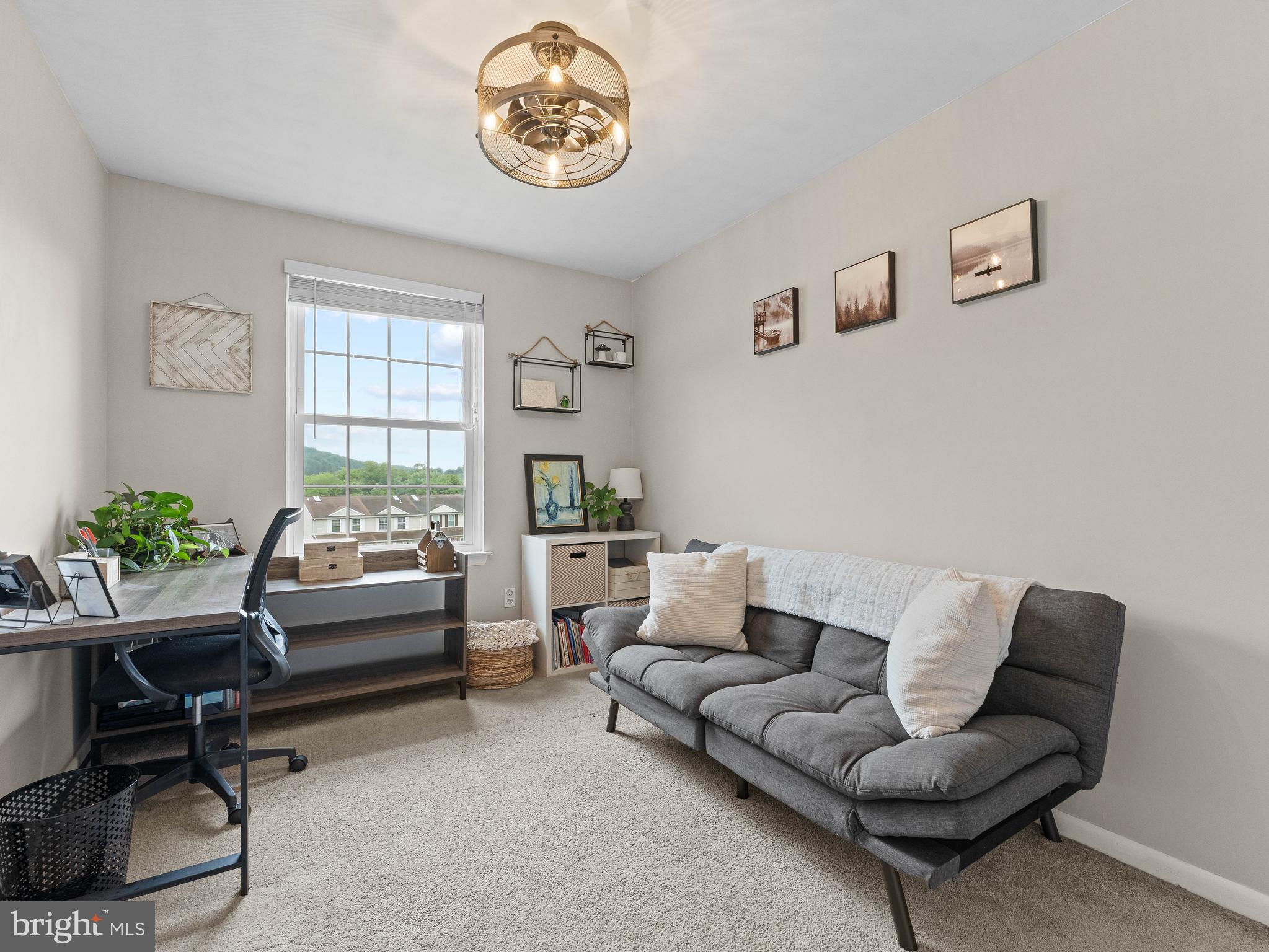 BEAVER RUN KNOLL - Residential