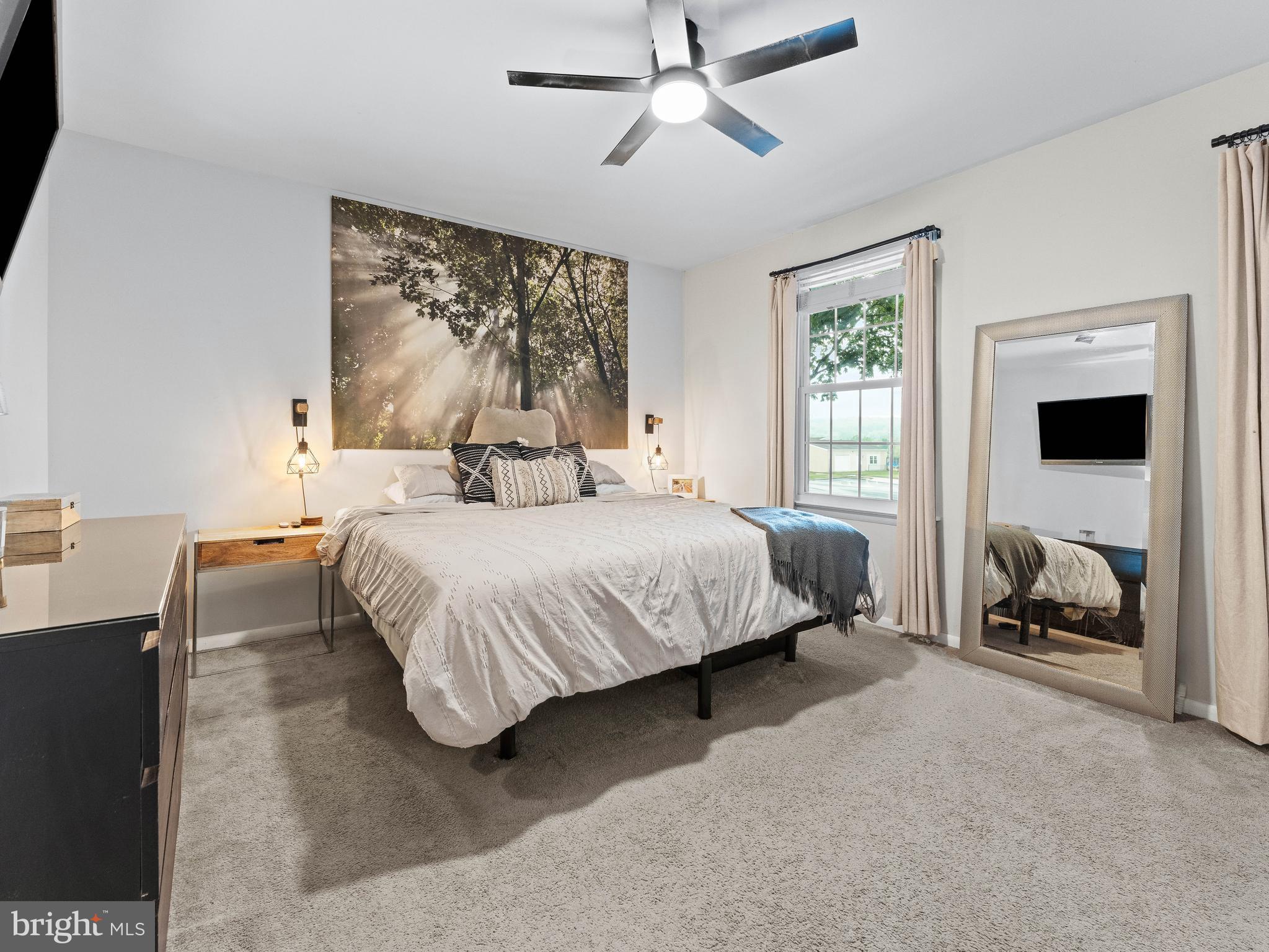 BEAVER RUN KNOLL - Residential