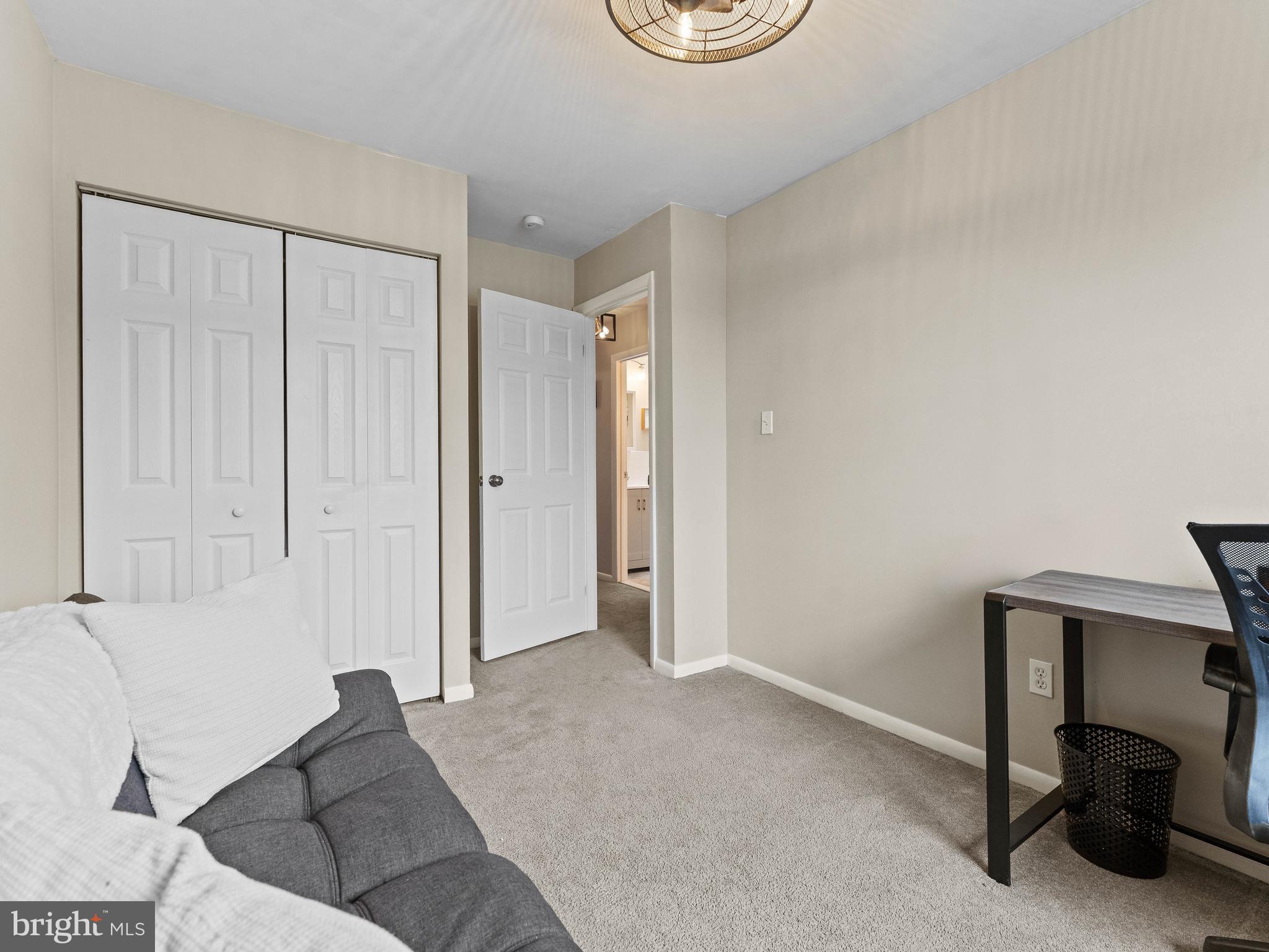 BEAVER RUN KNOLL - Residential