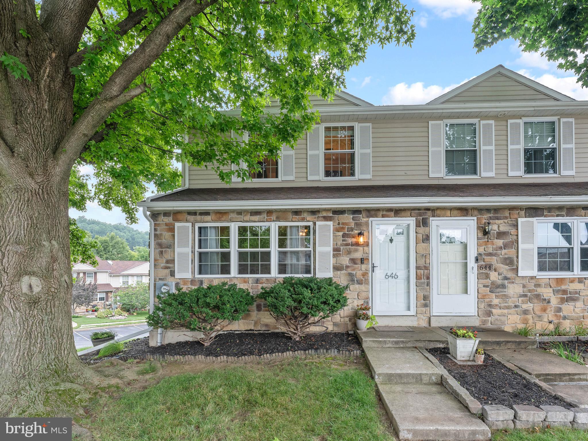 BEAVER RUN KNOLL - Residential