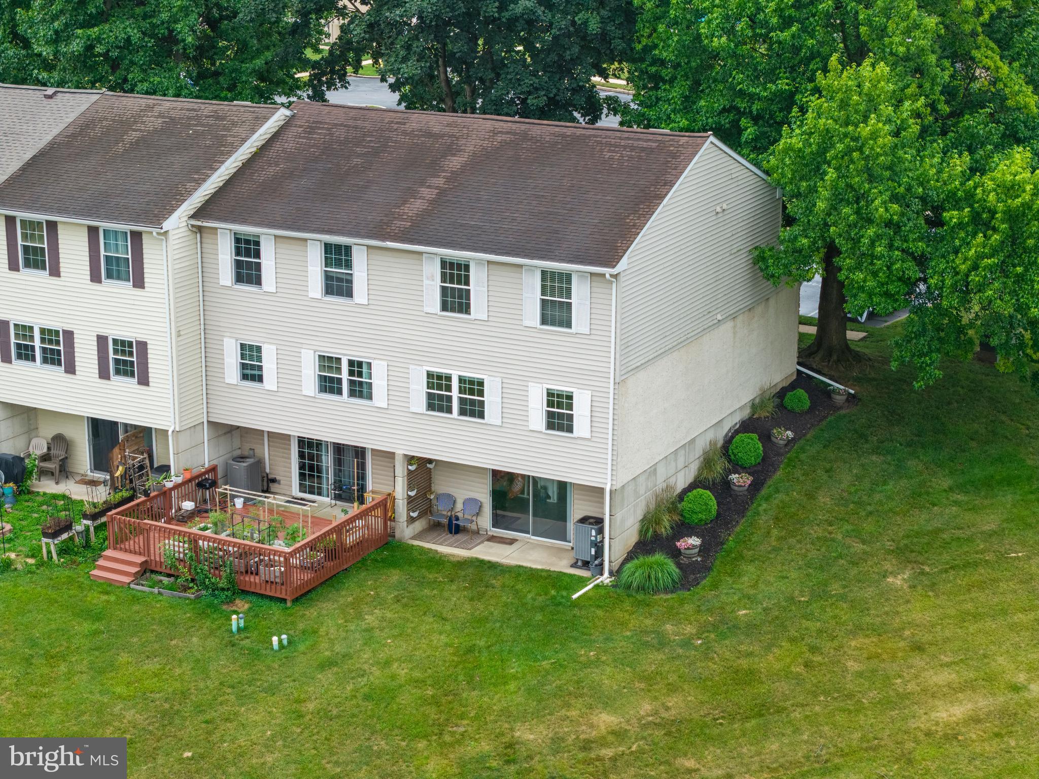 BEAVER RUN KNOLL - Residential