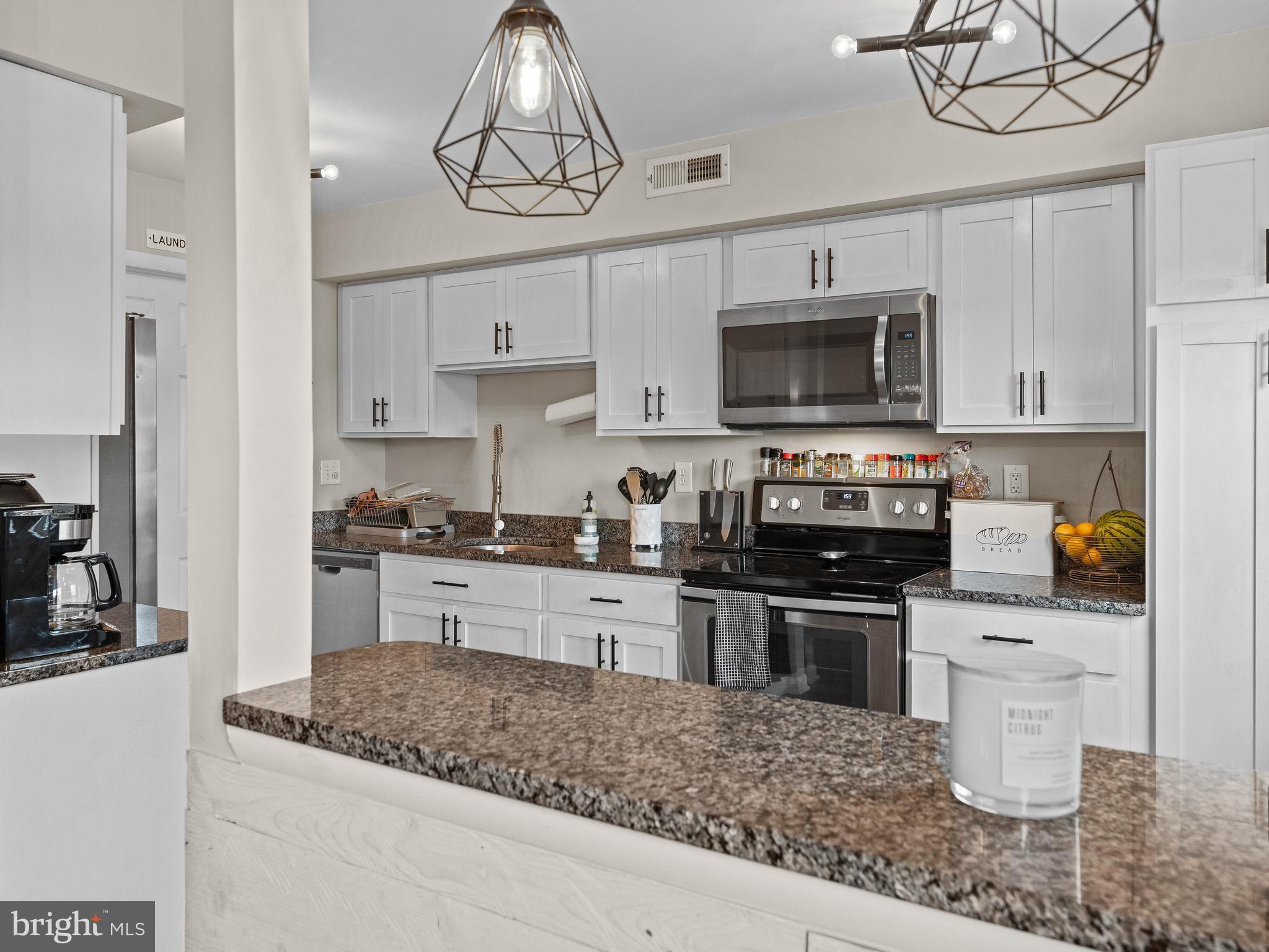 BEAVER RUN KNOLL - Residential