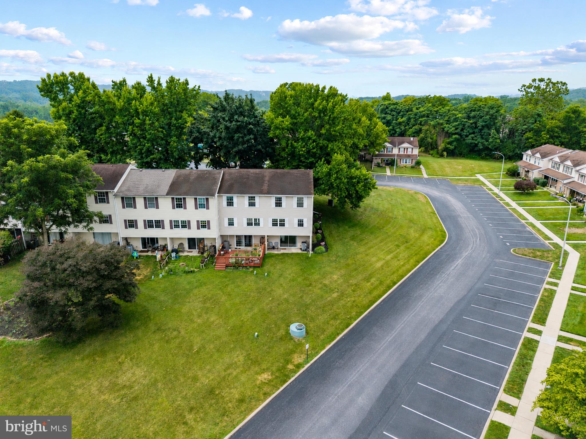 BEAVER RUN KNOLL - Residential