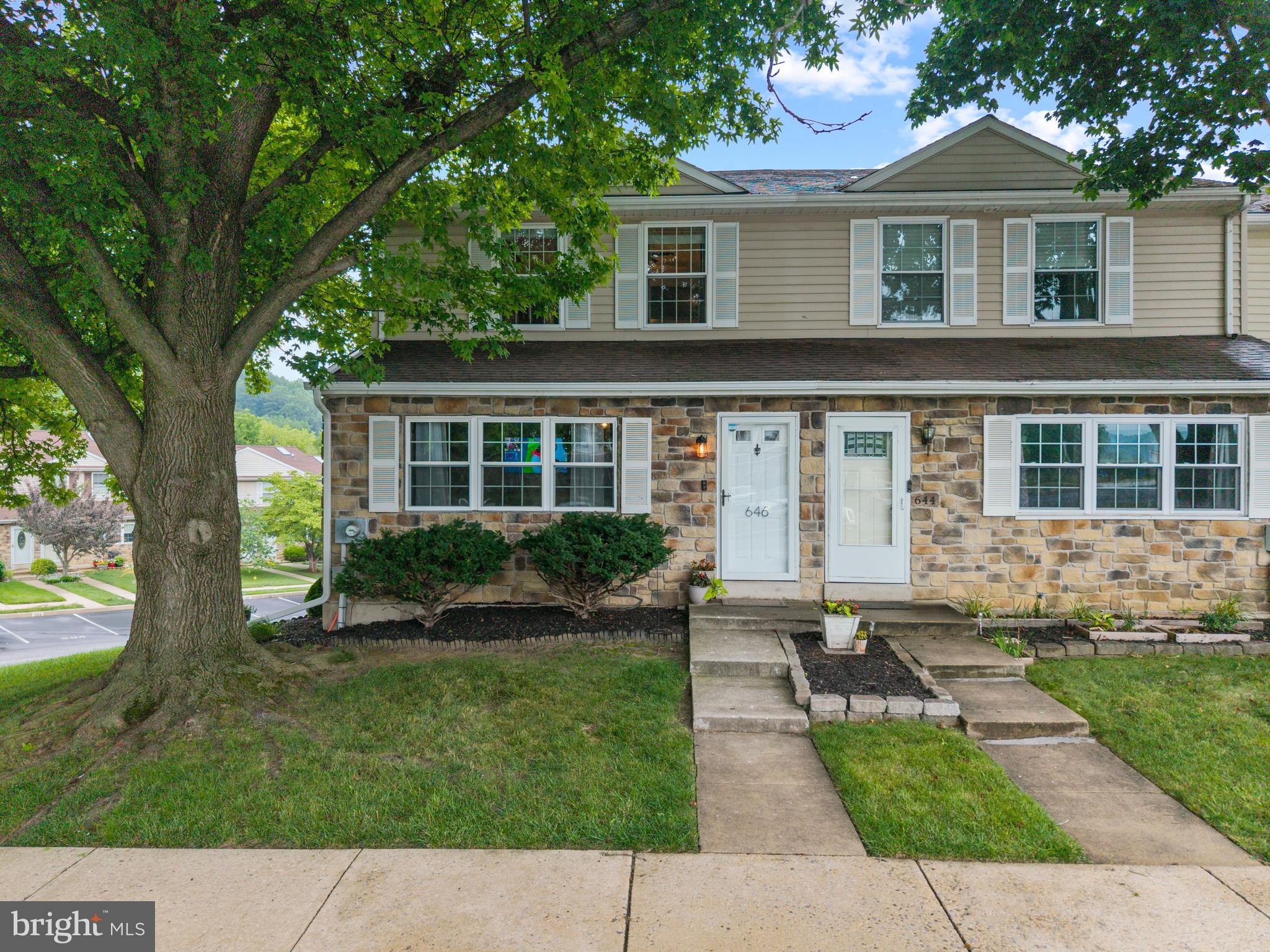 BEAVER RUN KNOLL - Residential