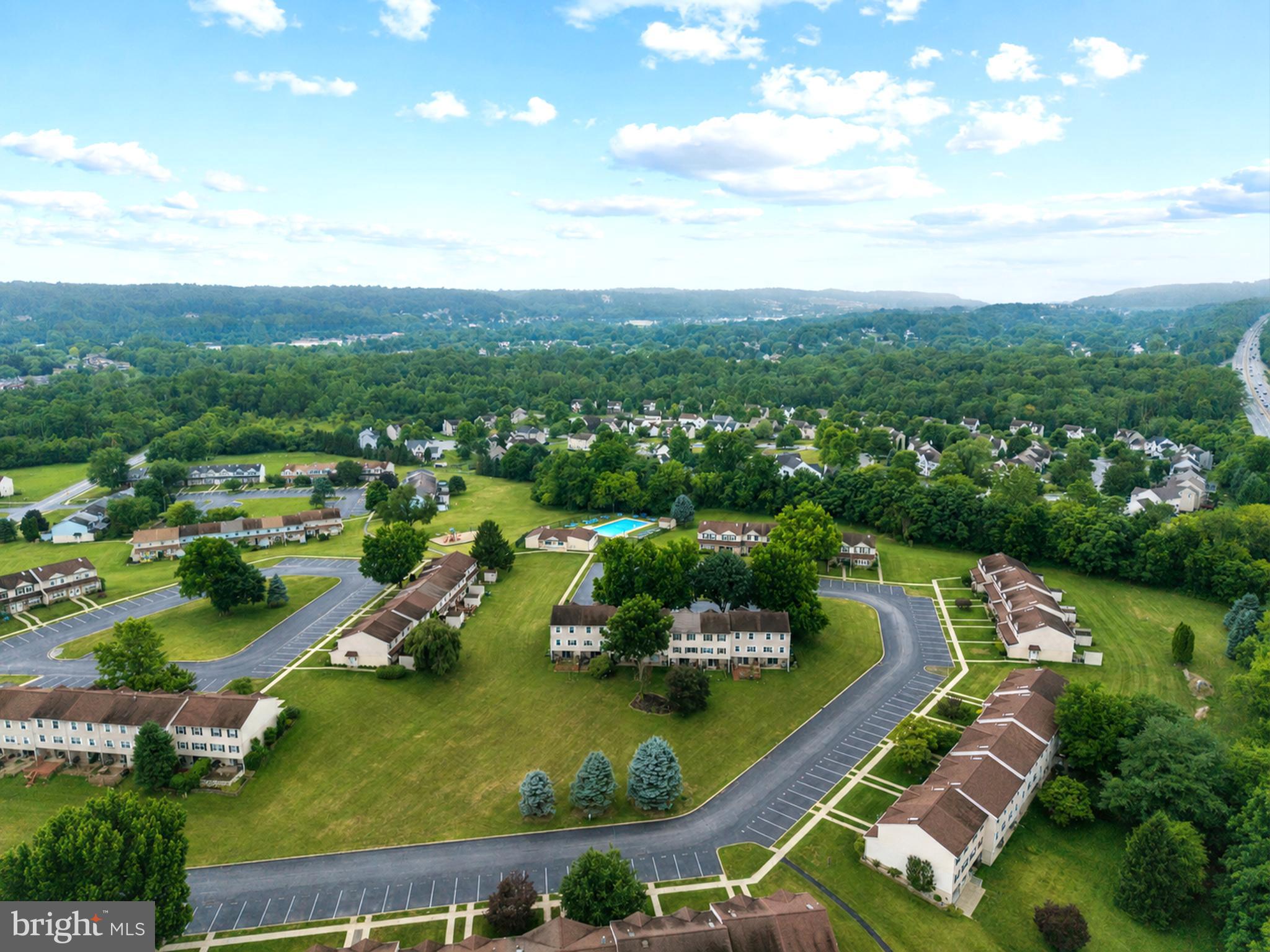 BEAVER RUN KNOLL - Residential