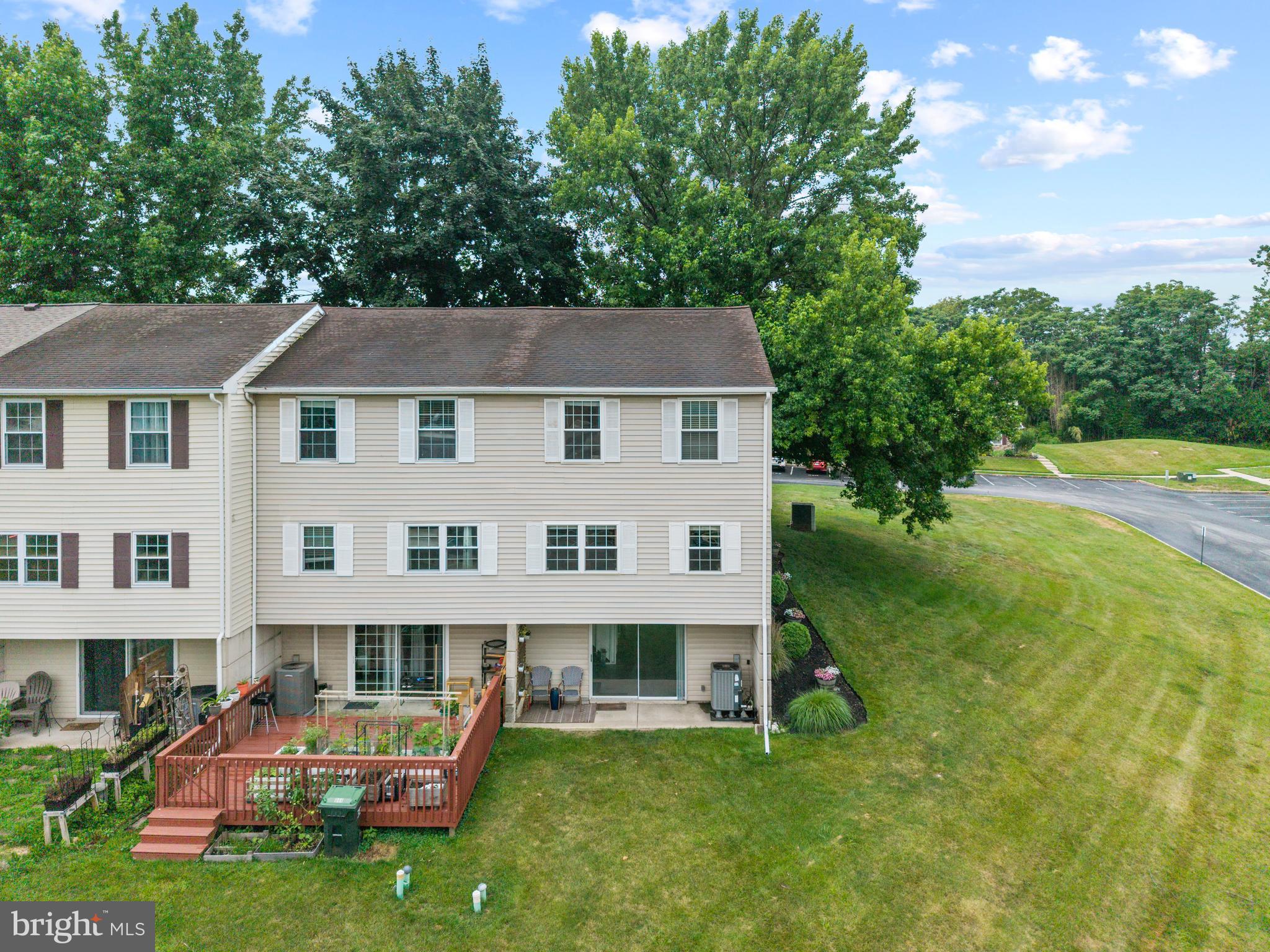 BEAVER RUN KNOLL - Residential