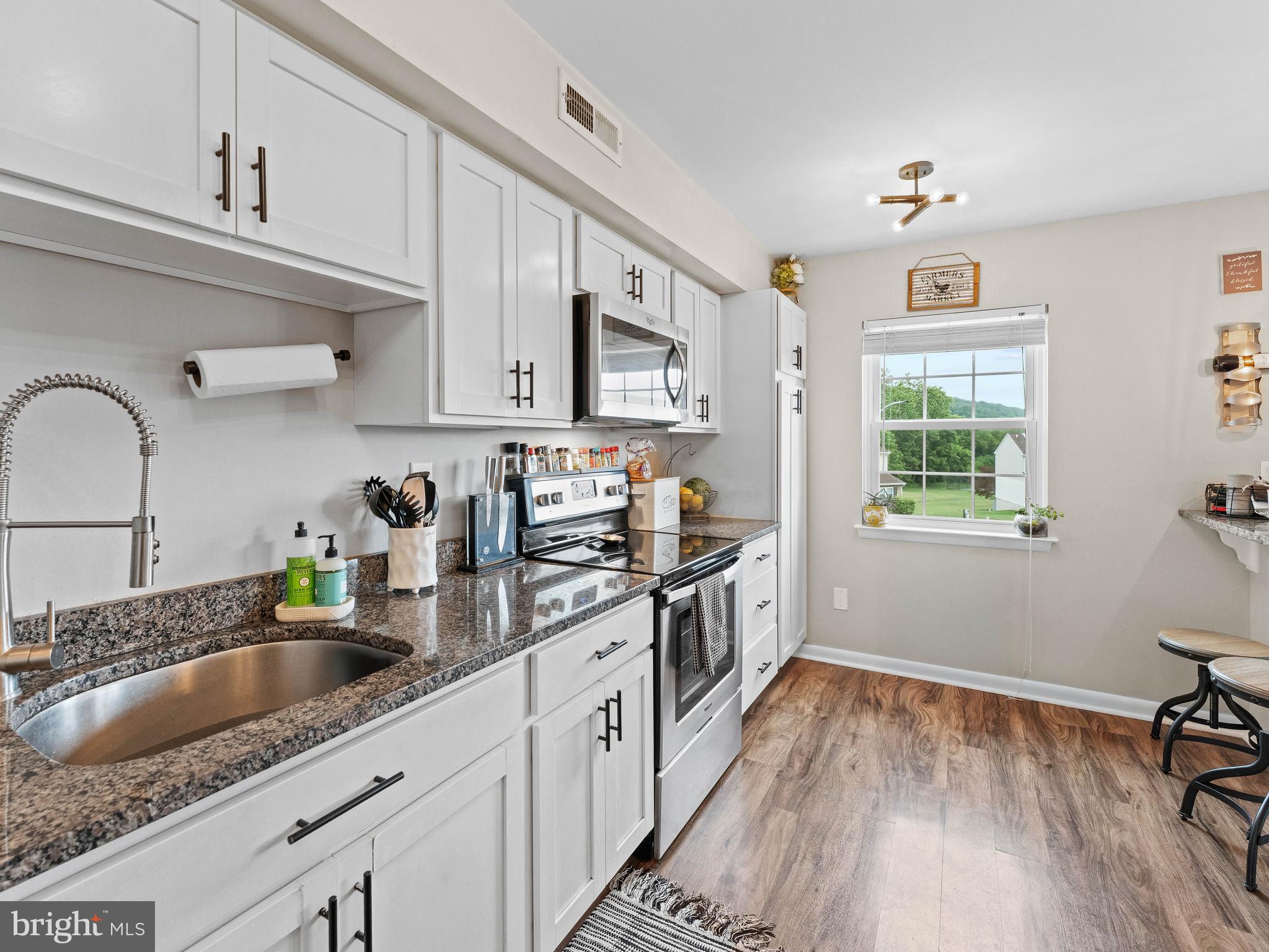 BEAVER RUN KNOLL - Residential
