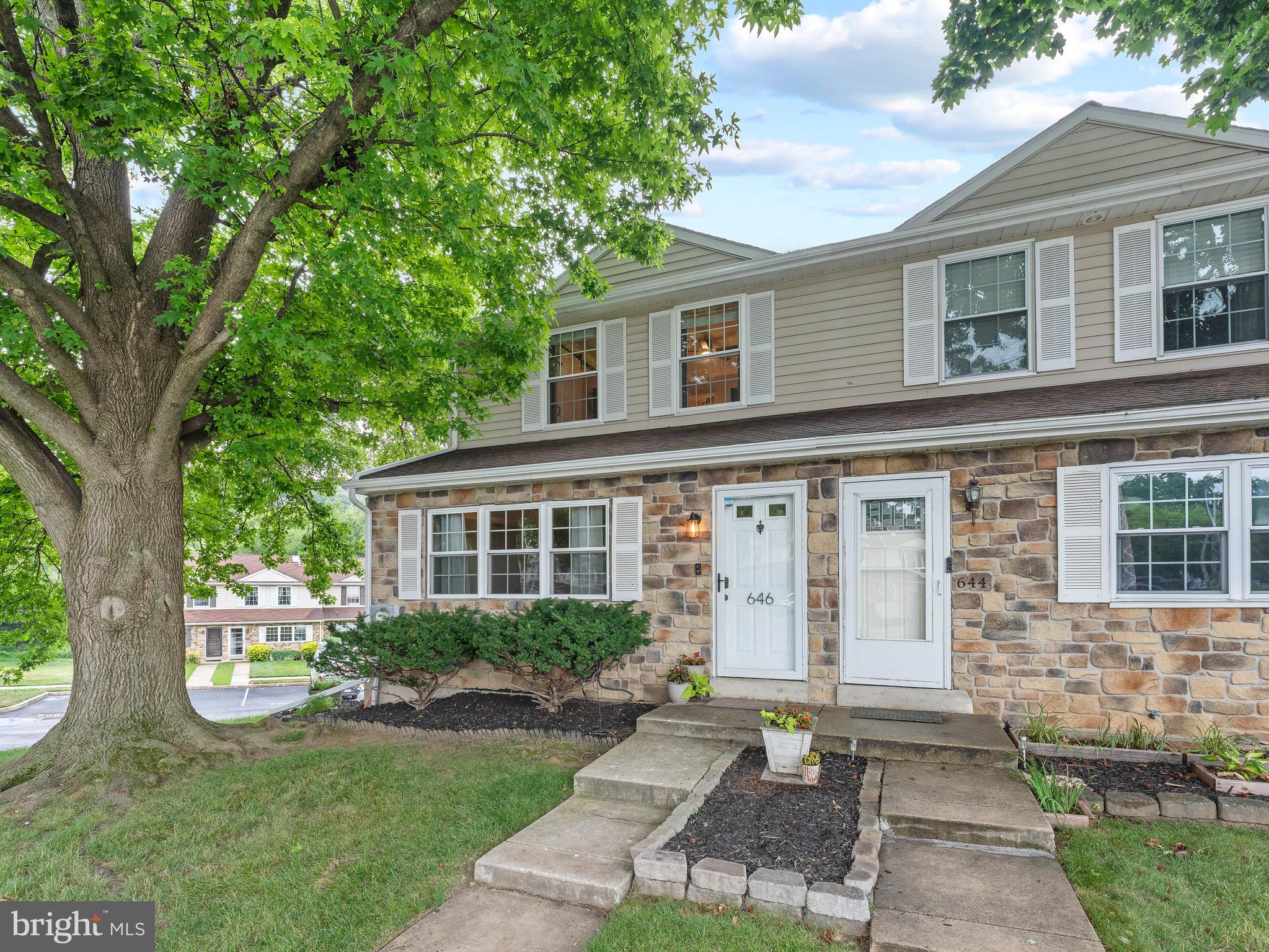 BEAVER RUN KNOLL - Residential