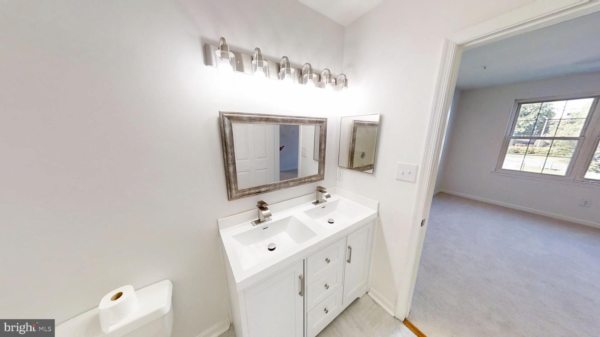 SAYBROOKE LANDING AT SEVEN OAKS CONDOMINIUM - Residential