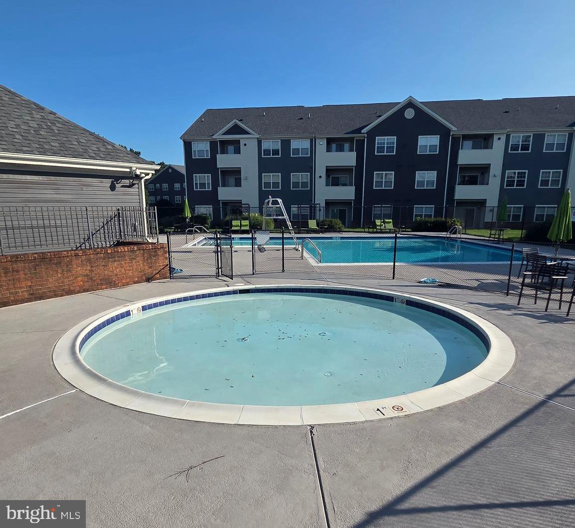 SAYBROOKE LANDING AT SEVEN OAKS CONDOMINIUM - Residential