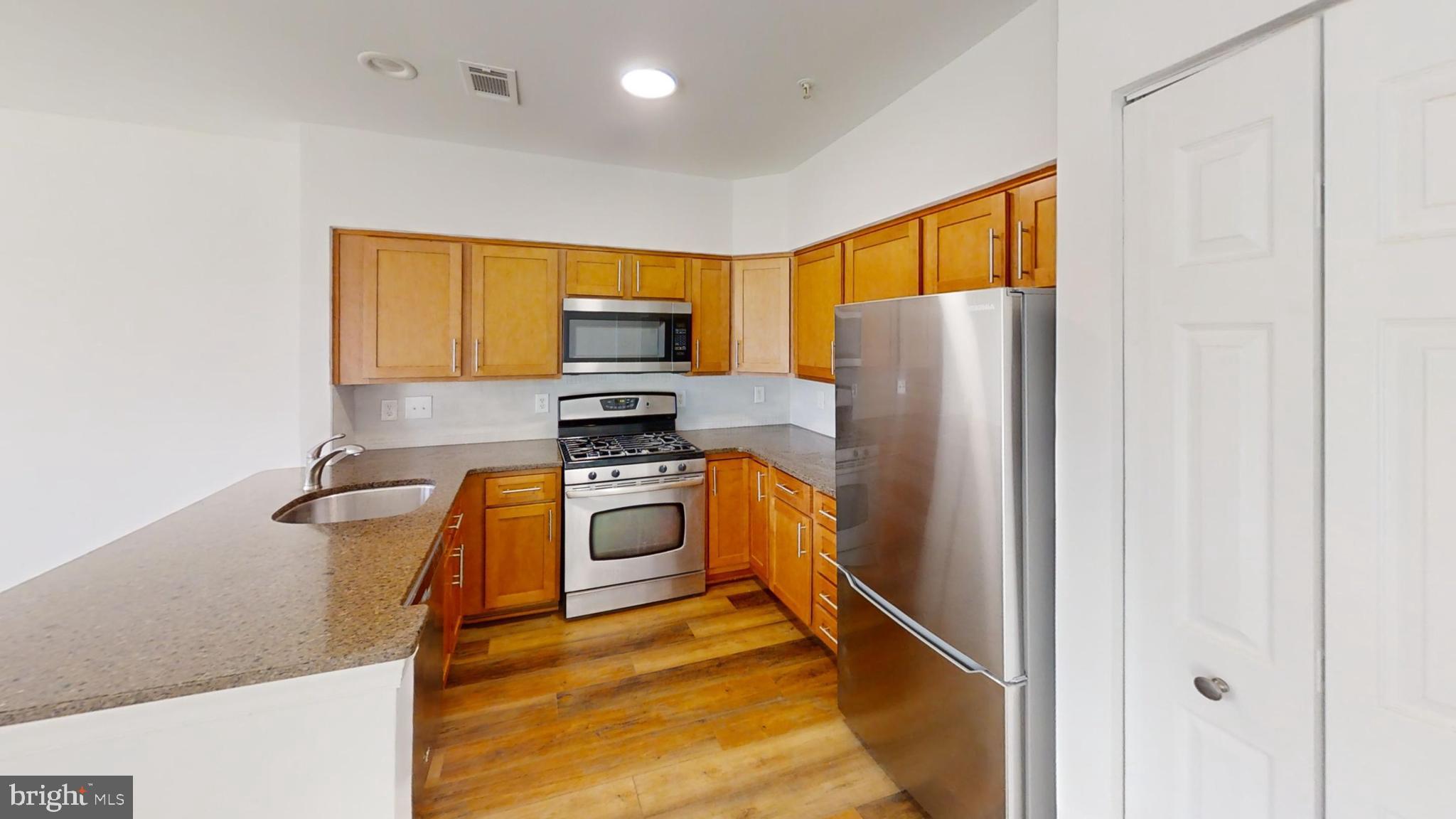 SAYBROOKE LANDING AT SEVEN OAKS CONDOMINIUM - Residential