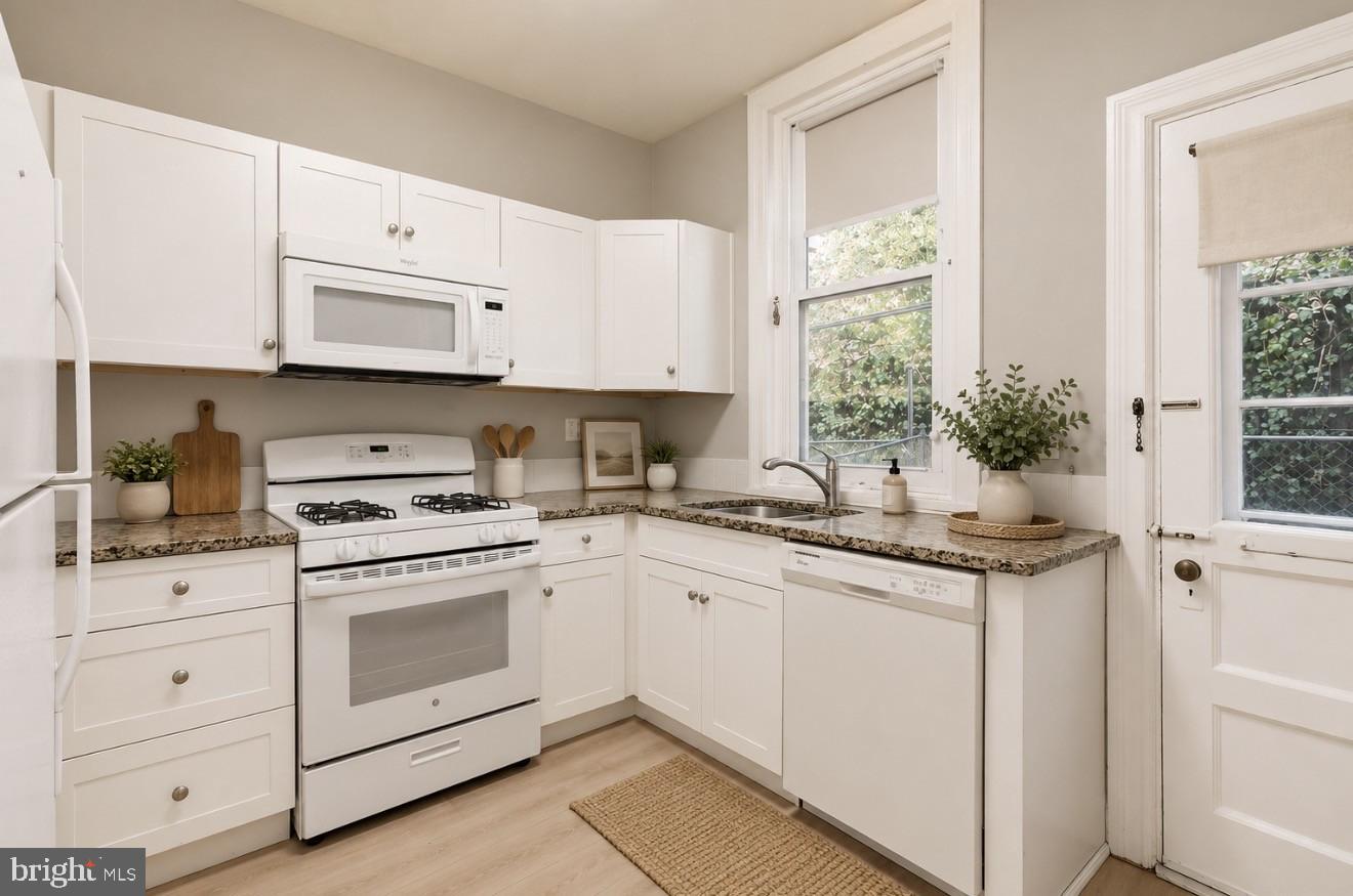 EAST FALLS - Residential