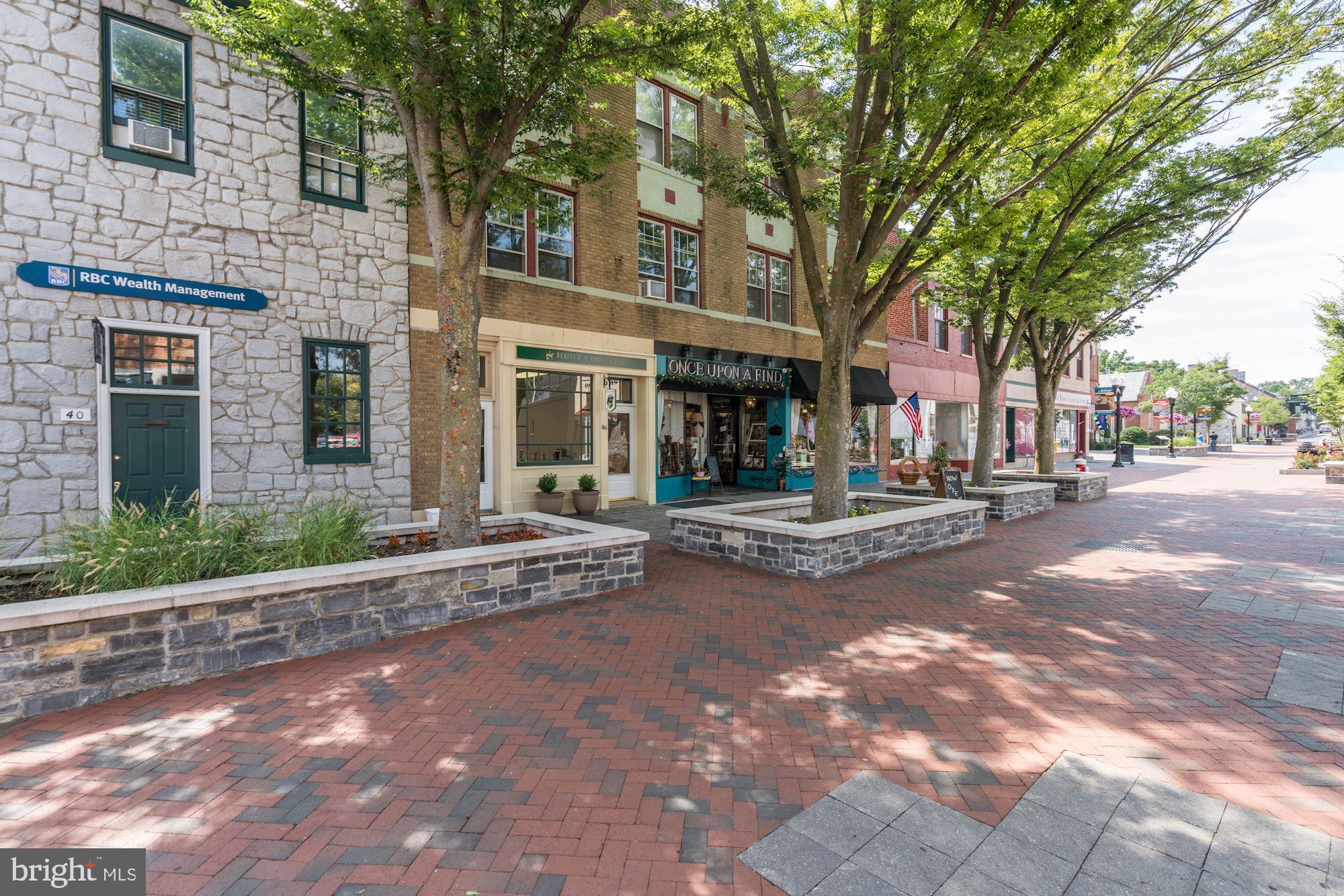 ABRAMS POINTE - Residential