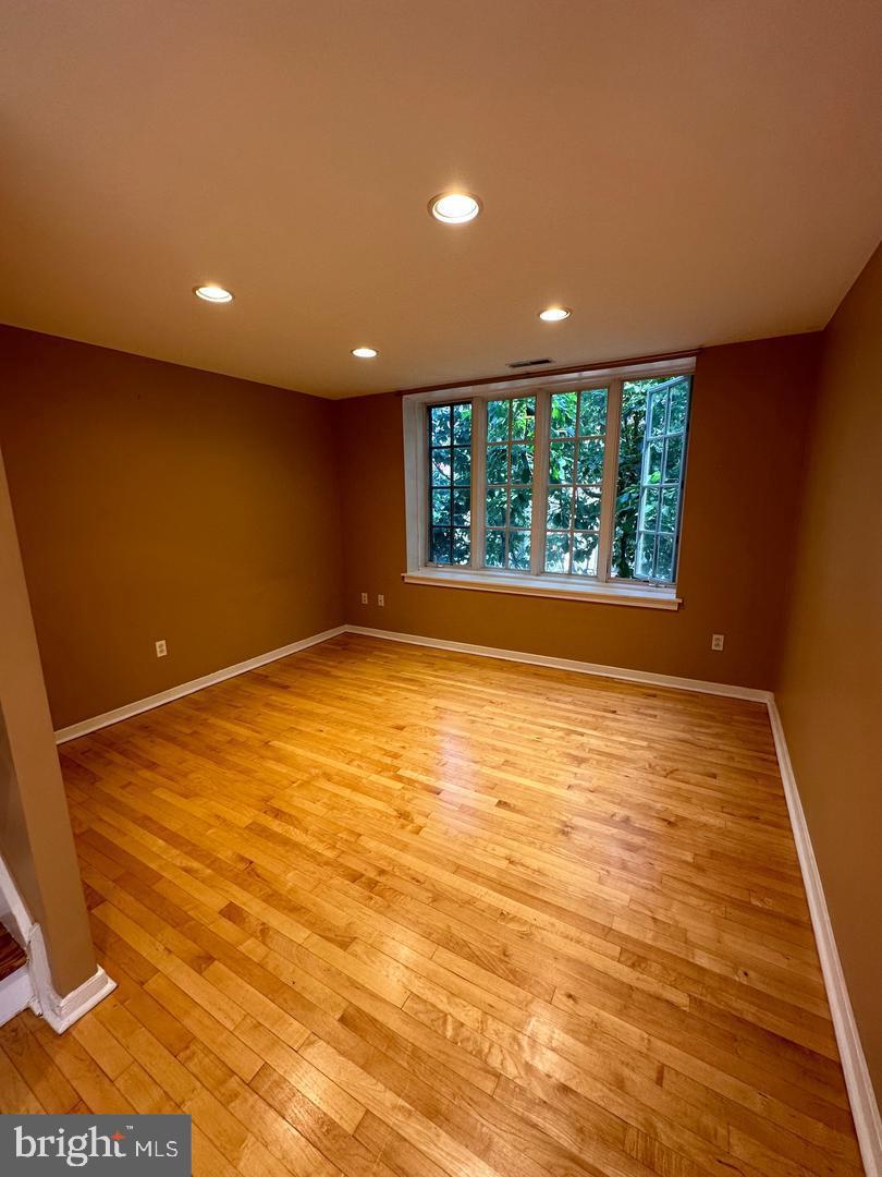 FAIRMOUNT - Residential Lease