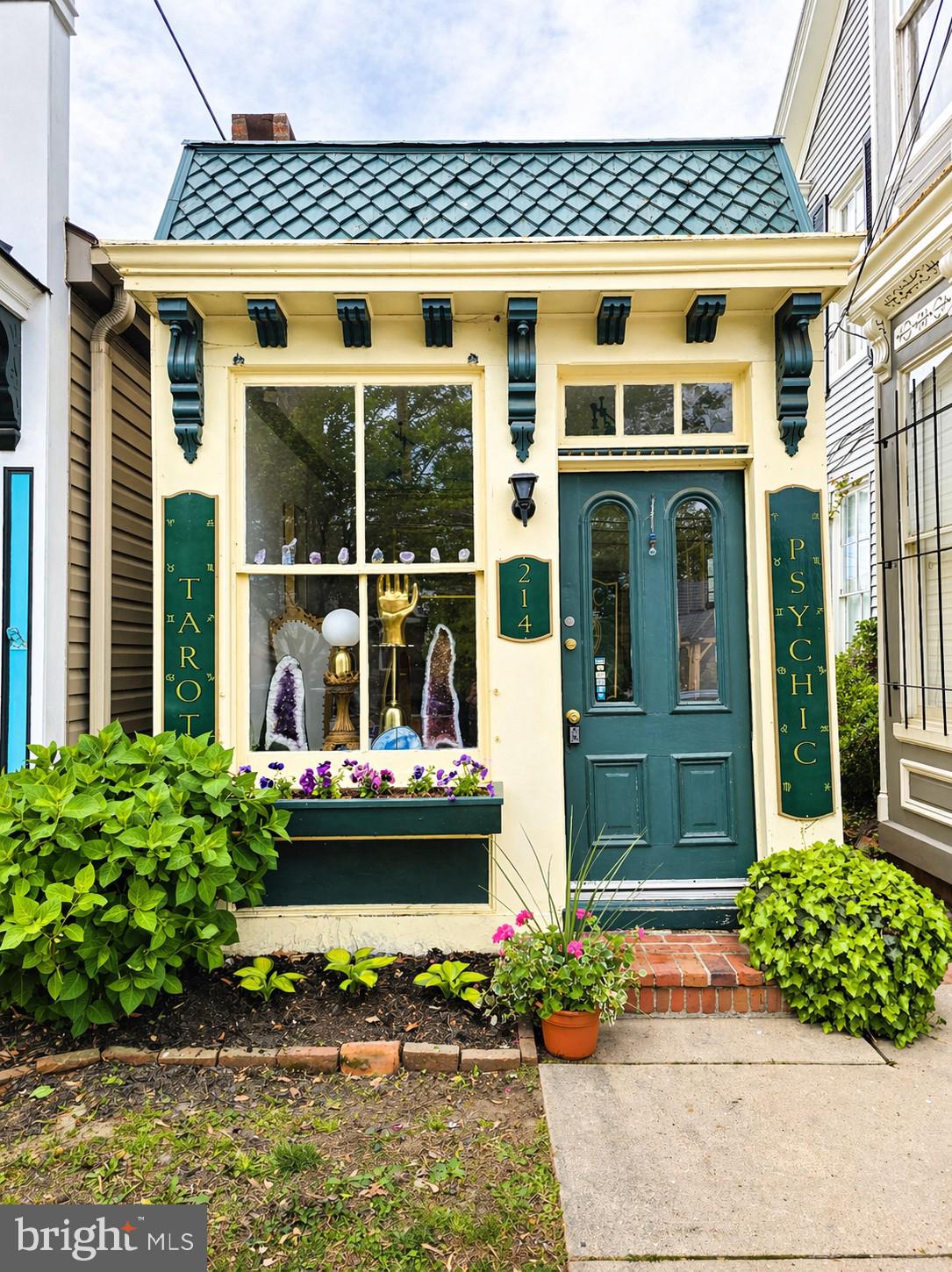 Own a piece of history in the heart of St. Michaels. Believed to be one of the oldest commercial buildings in town, this charming storefront offers a rare opportunity along iconic South Talbot Street. Rich in character and perfectly scaled for boutique retail, gallery space, studio, professional office or specialty business.

High visibility in one of the Eastern Shore’s most visited destinations, surrounded by shops, restaurants, the harbor and year-round tourism. A distinctive investment or owner-user opportunity with timeless appeal in historic St. Michaels.