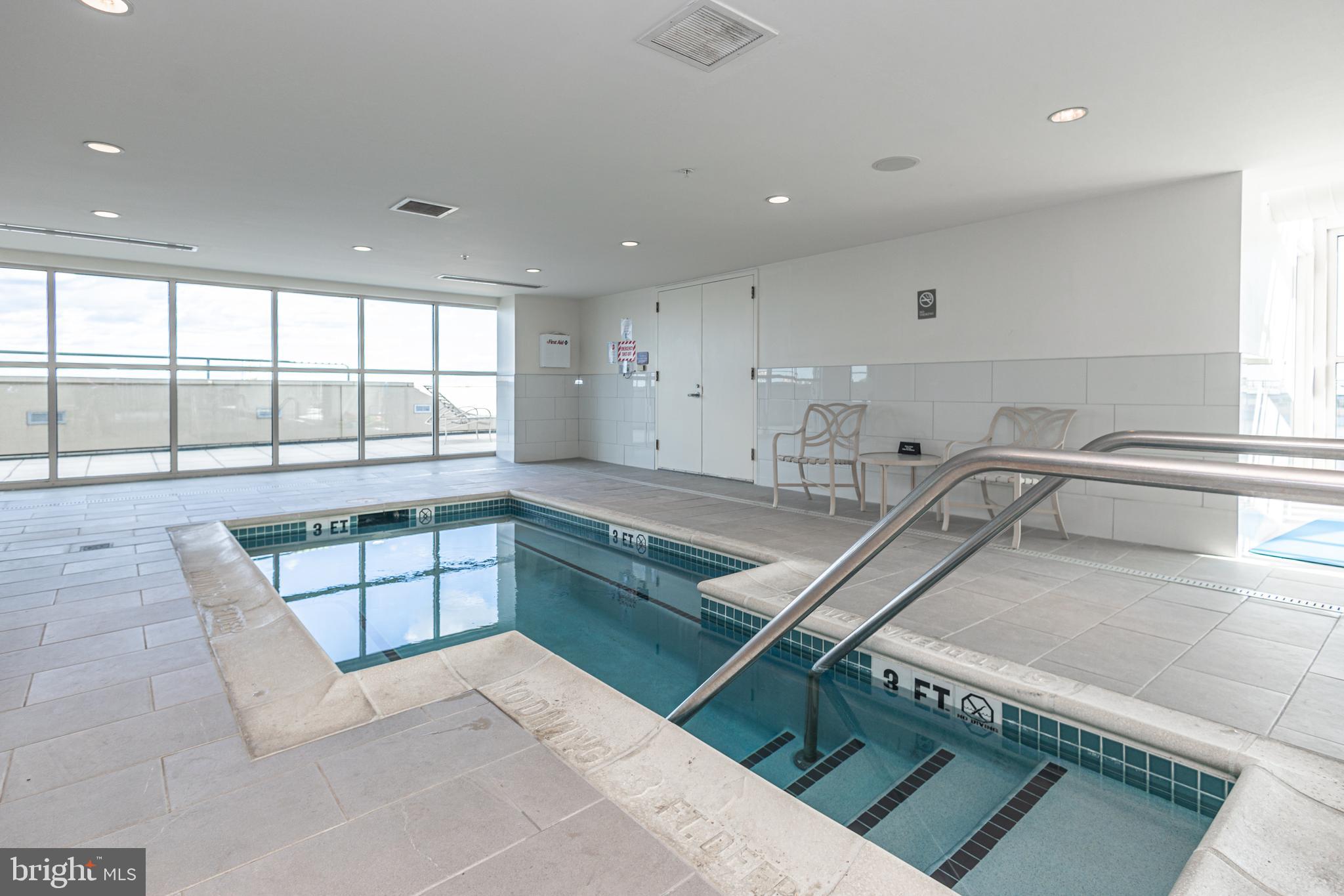 DOCKSIDE CONDOMINIUM - Residential