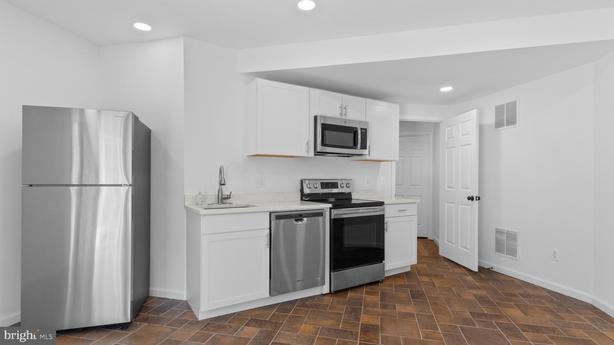 WHITESTONE MARSHALL HEIGHTS - Residential