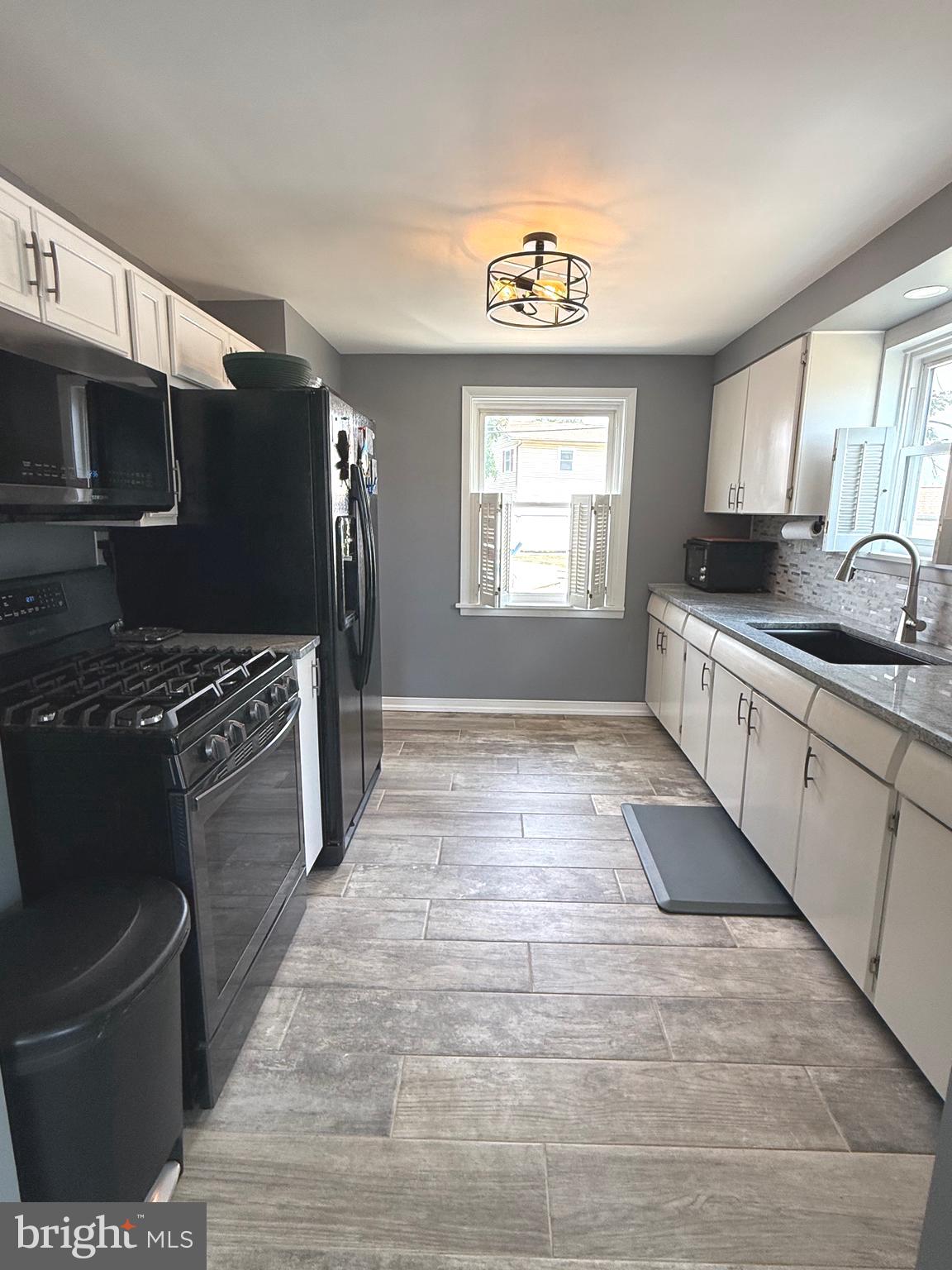 OAK HILLS - Residential