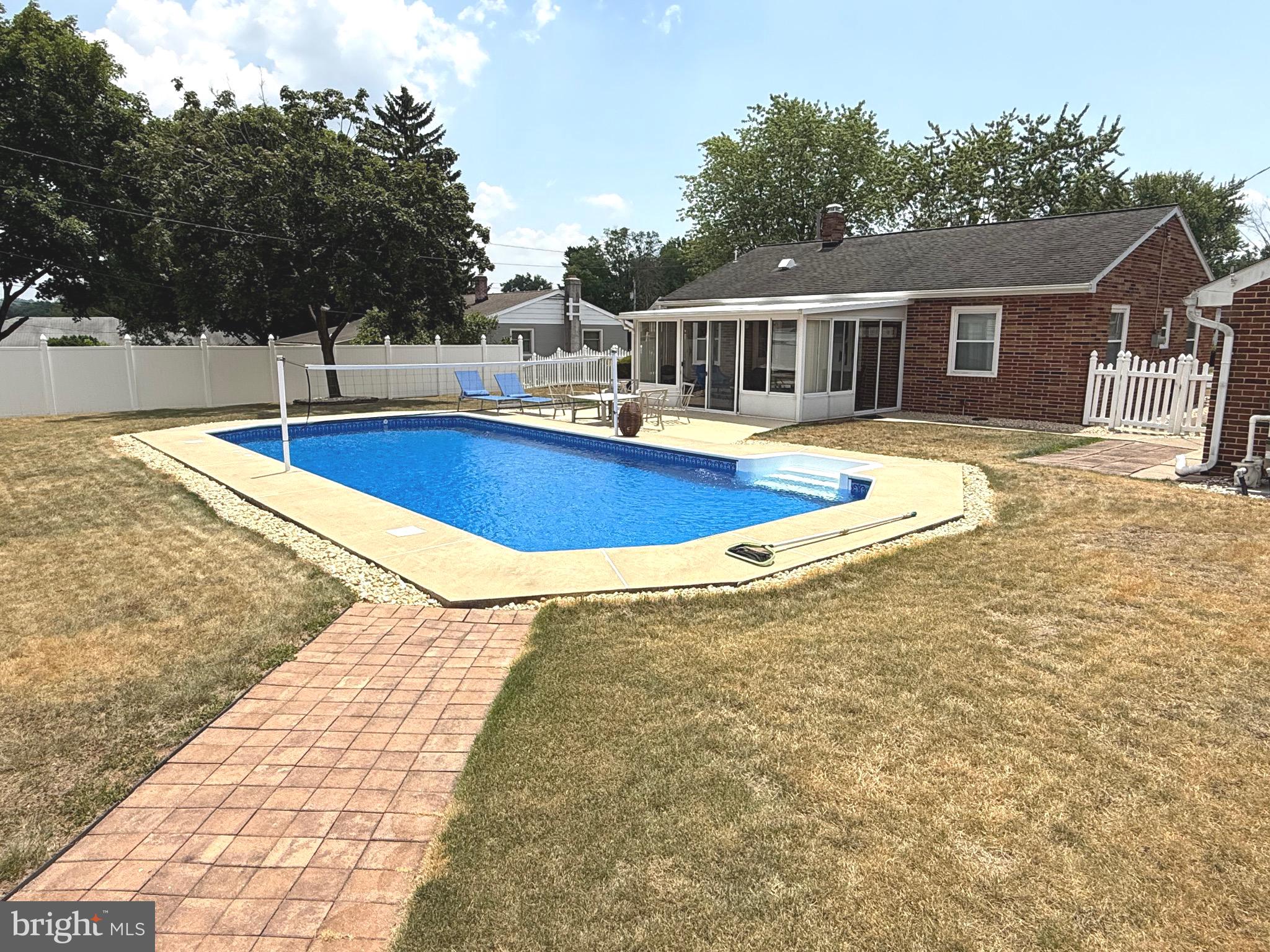 OAK HILLS - Residential