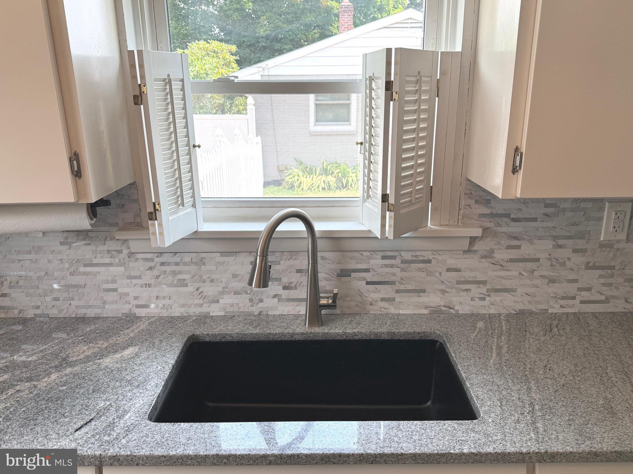 OAK HILLS - Residential
