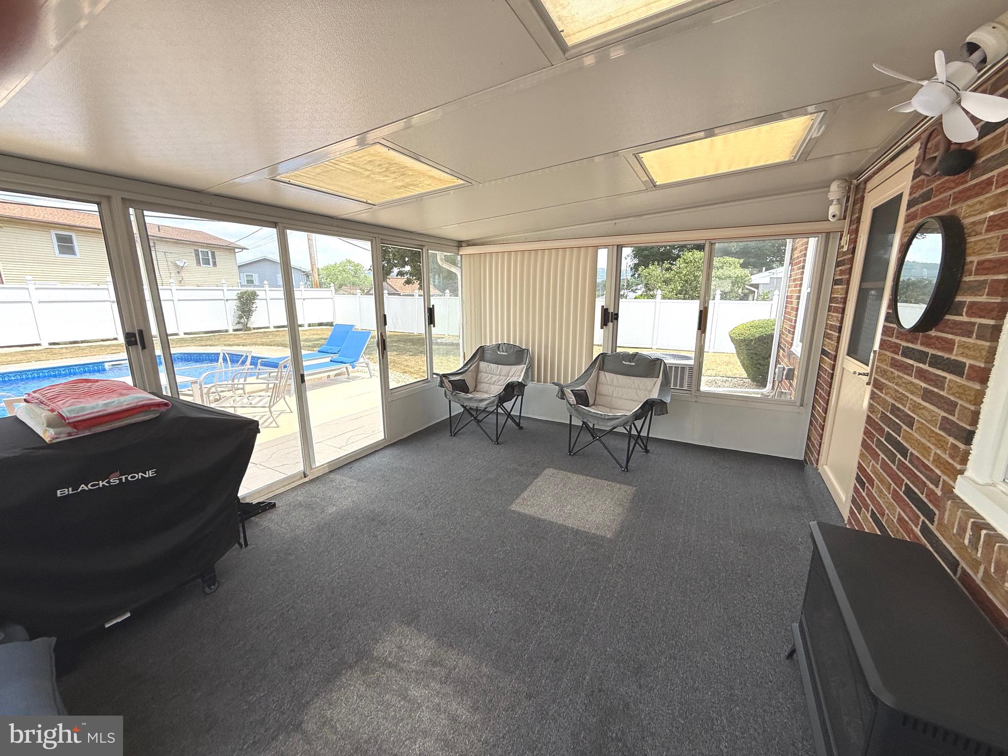 OAK HILLS - Residential