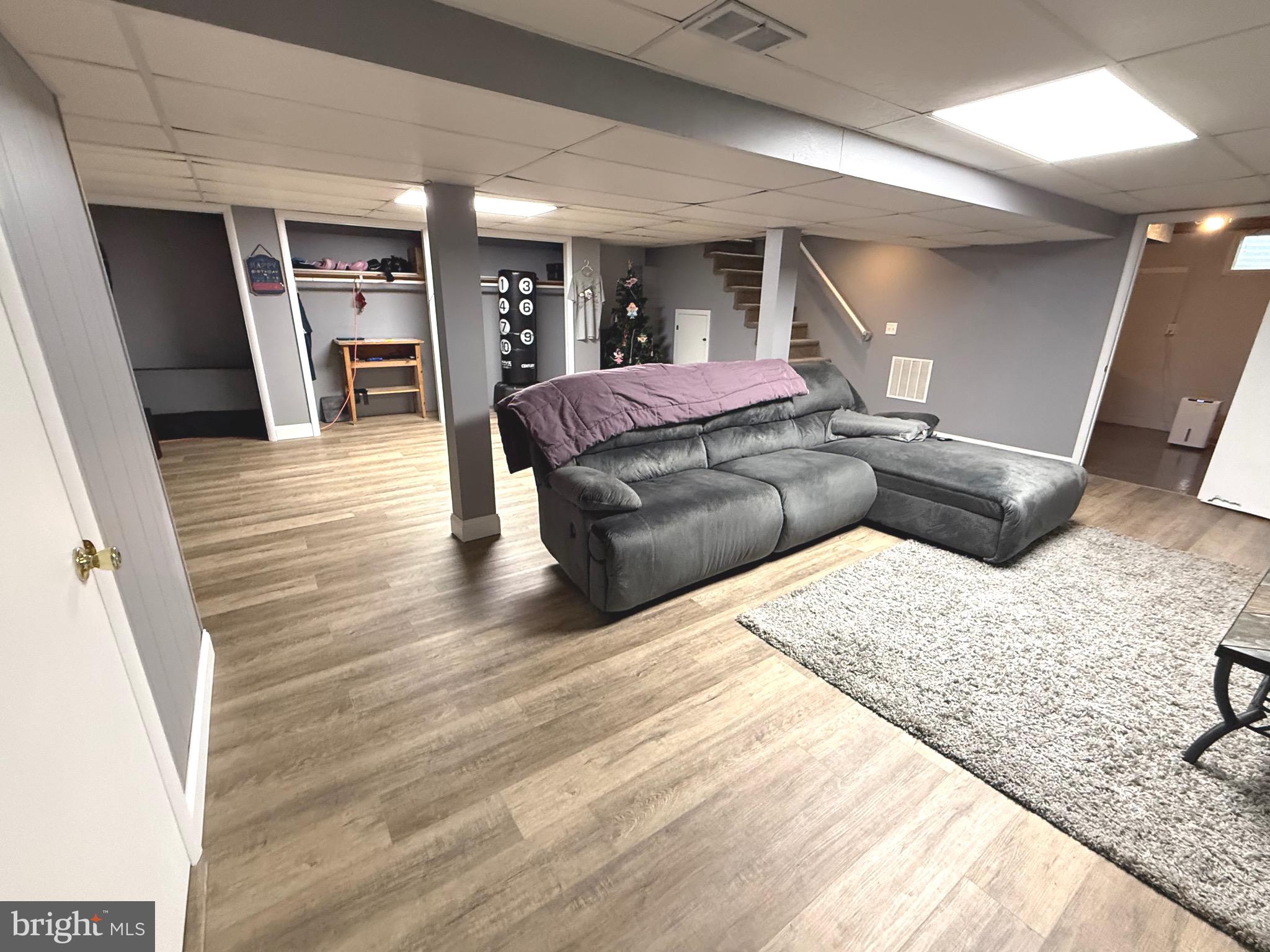 OAK HILLS - Residential