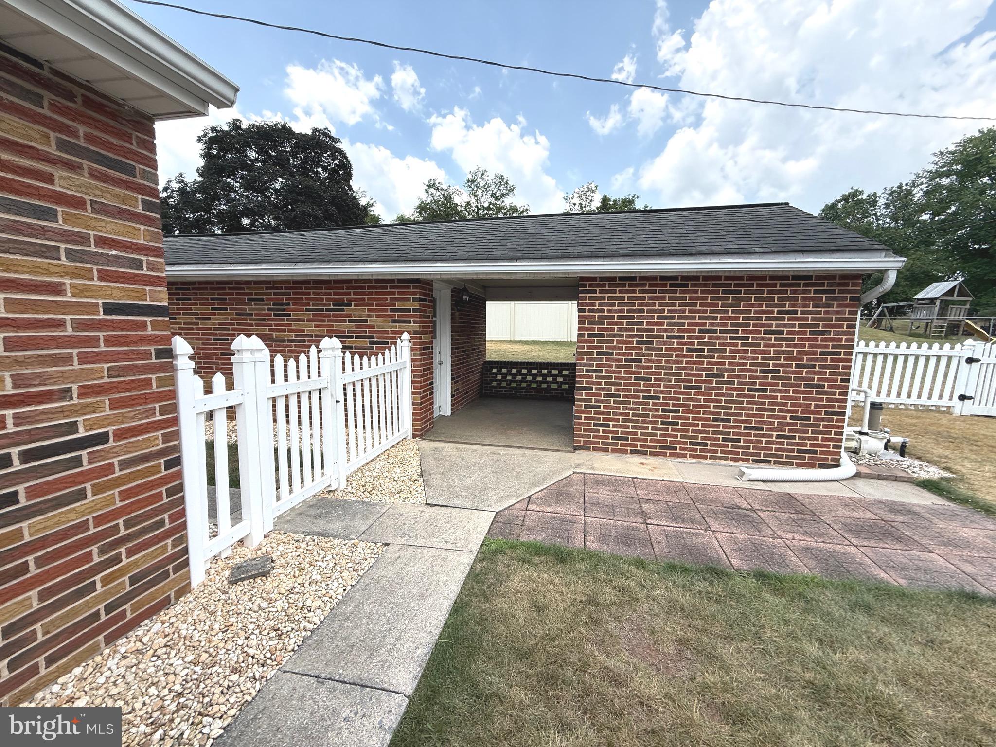 OAK HILLS - Residential