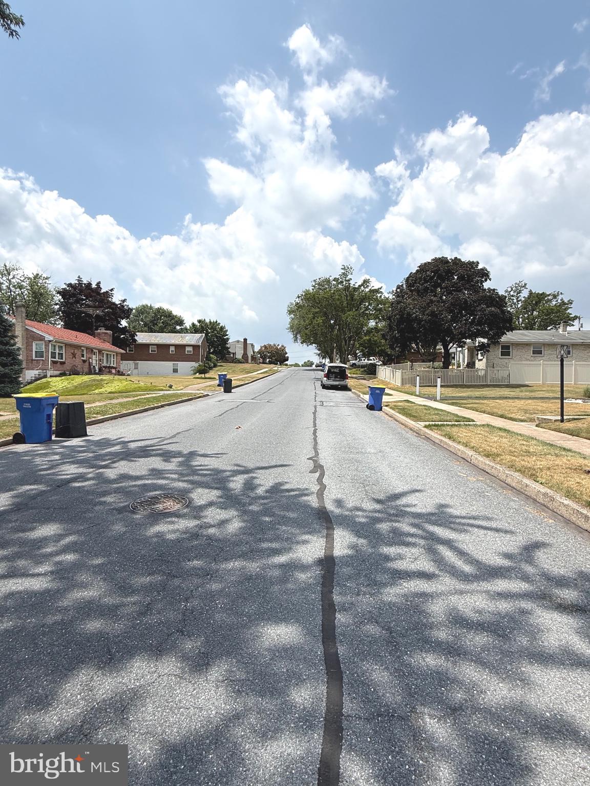 OAK HILLS - Residential