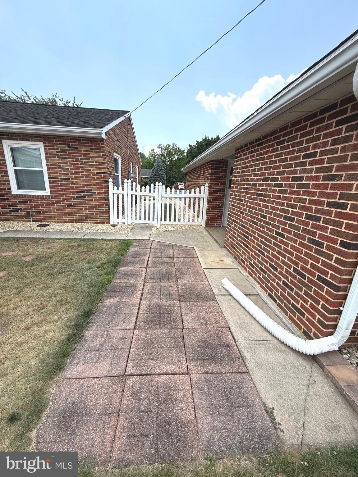 OAK HILLS - Residential