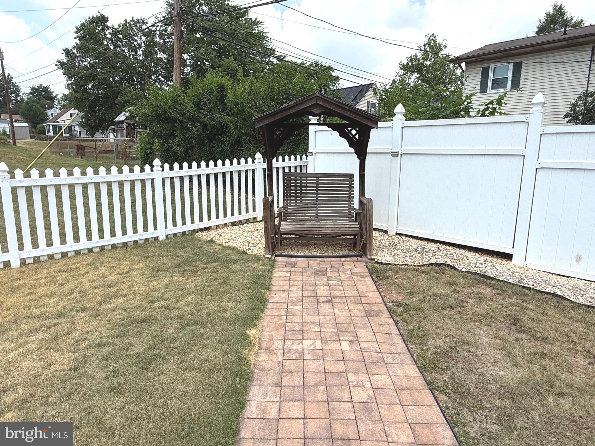 OAK HILLS - Residential