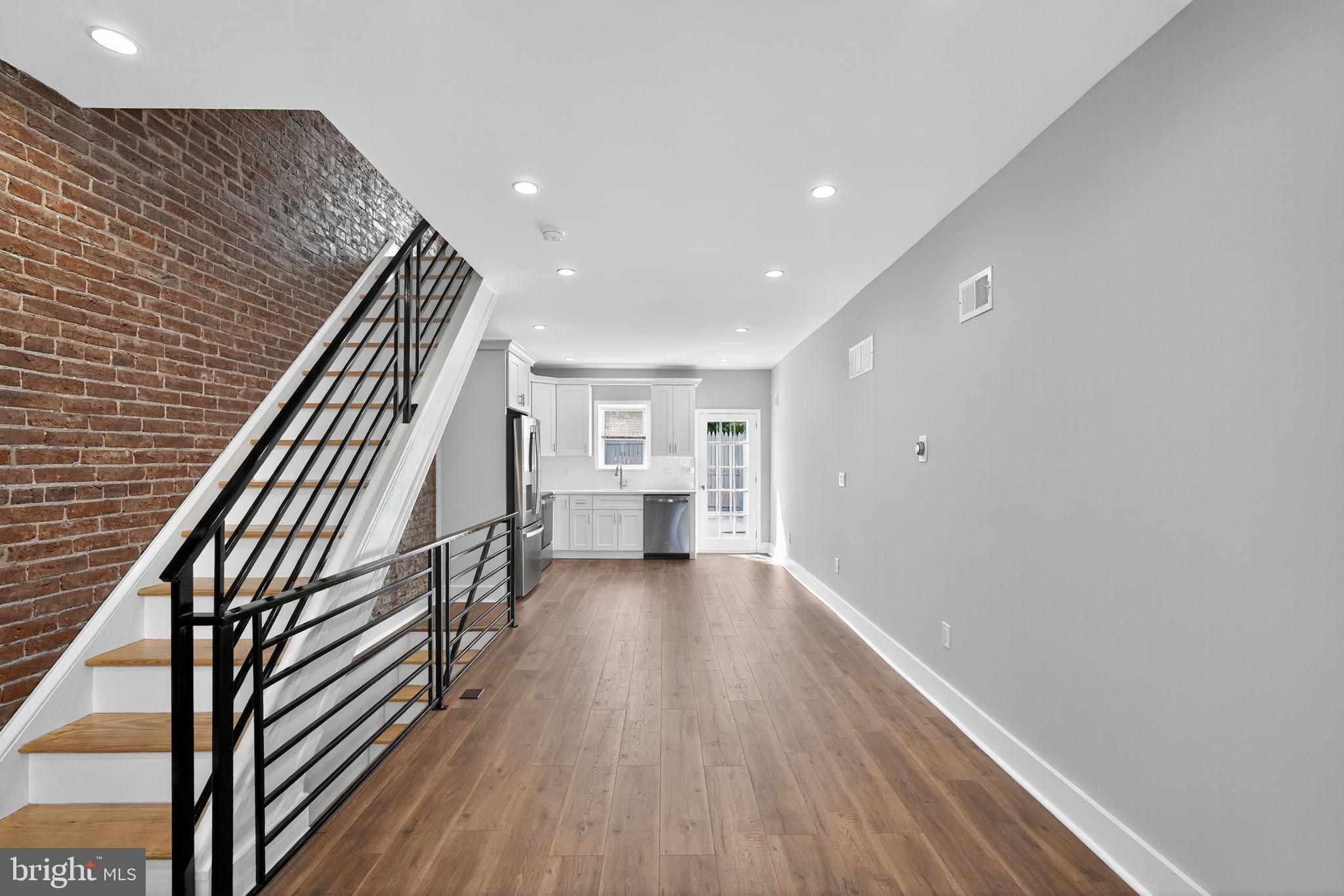 PORT RICHMOND - Residential