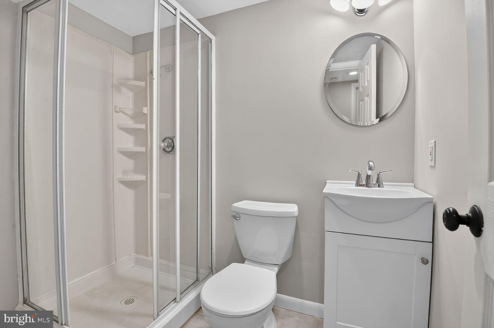 POMPONIOS KINGWOOD PARK - Residential