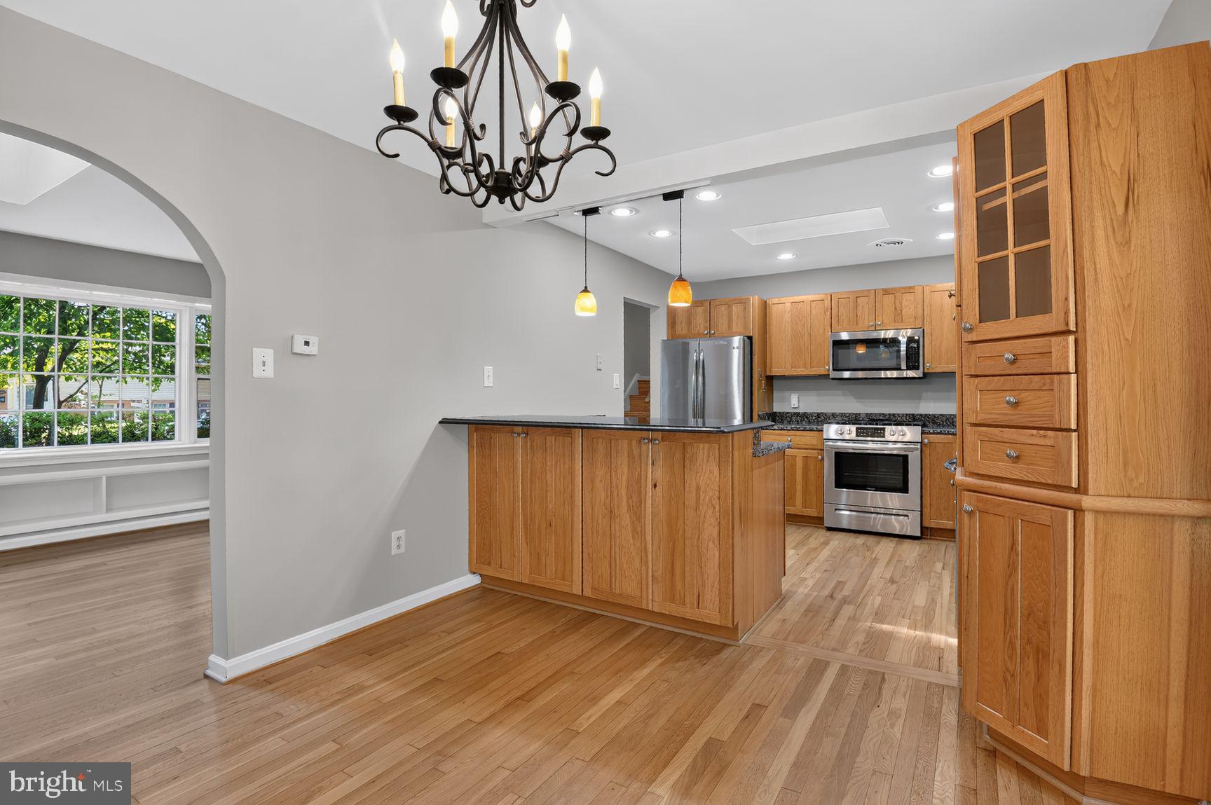 POMPONIOS KINGWOOD PARK - Residential
