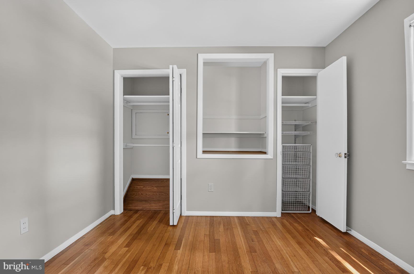 POMPONIOS KINGWOOD PARK - Residential