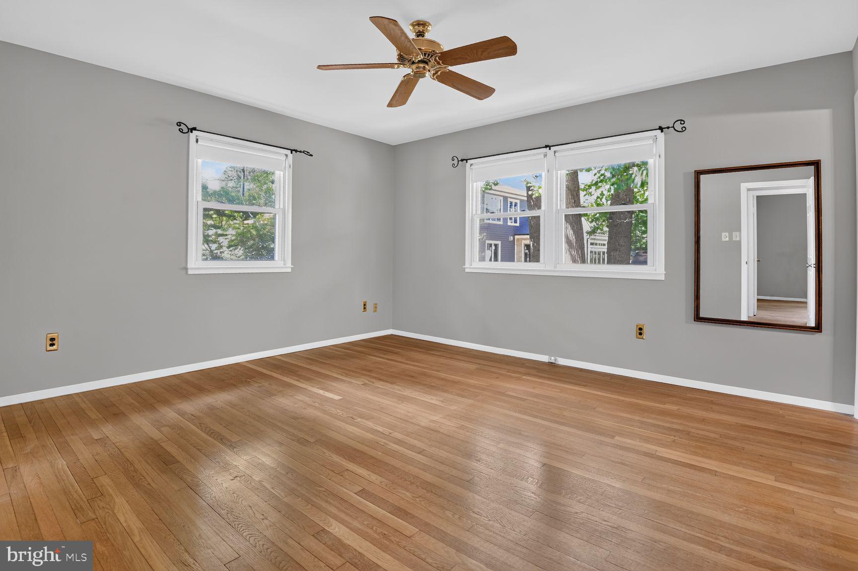 POMPONIOS KINGWOOD PARK - Residential
