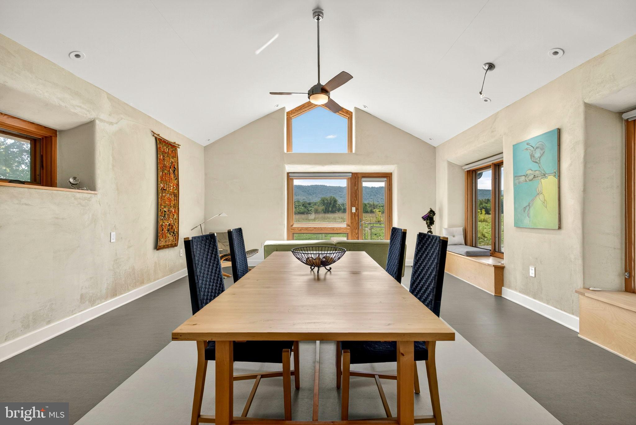 BROOMGRASS - Residential