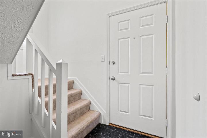 HUNTERS CROSSING - Residential Lease
