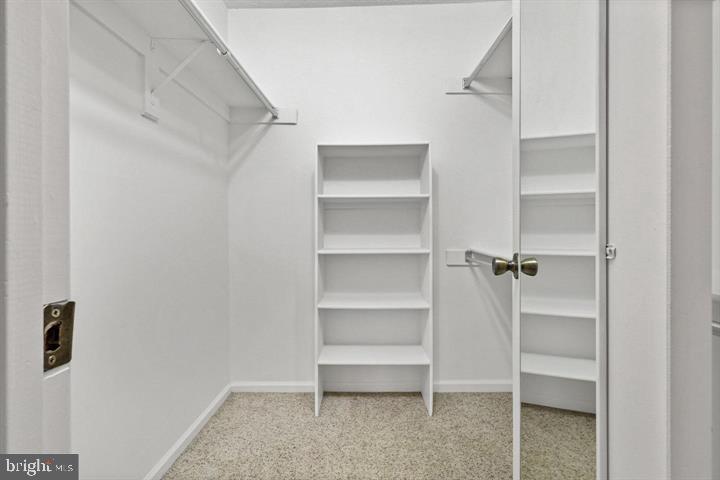 HUNTERS CROSSING - Residential Lease