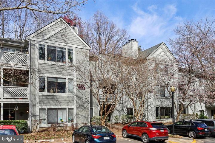 HUNTERS CROSSING - Residential Lease