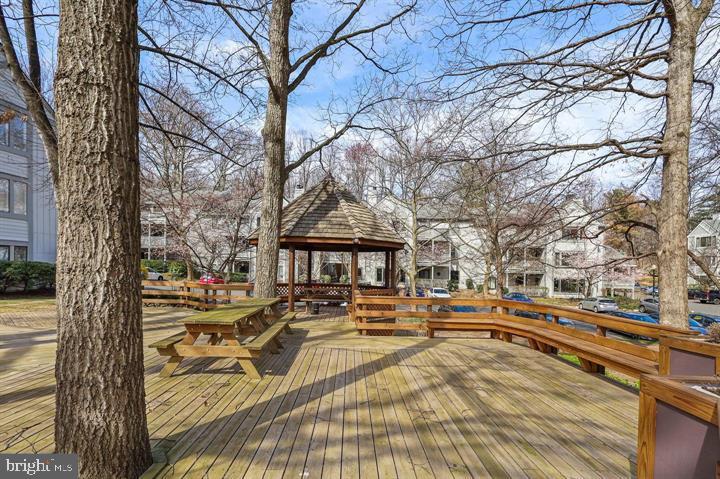 HUNTERS CROSSING - Residential Lease