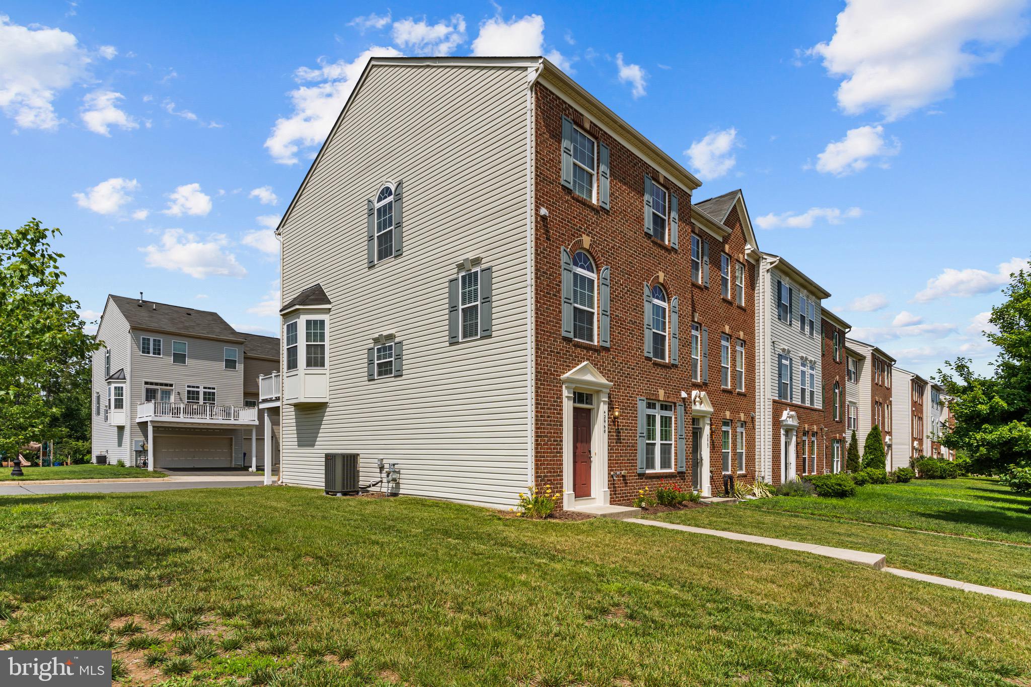 SOUTH RIDING - Residential