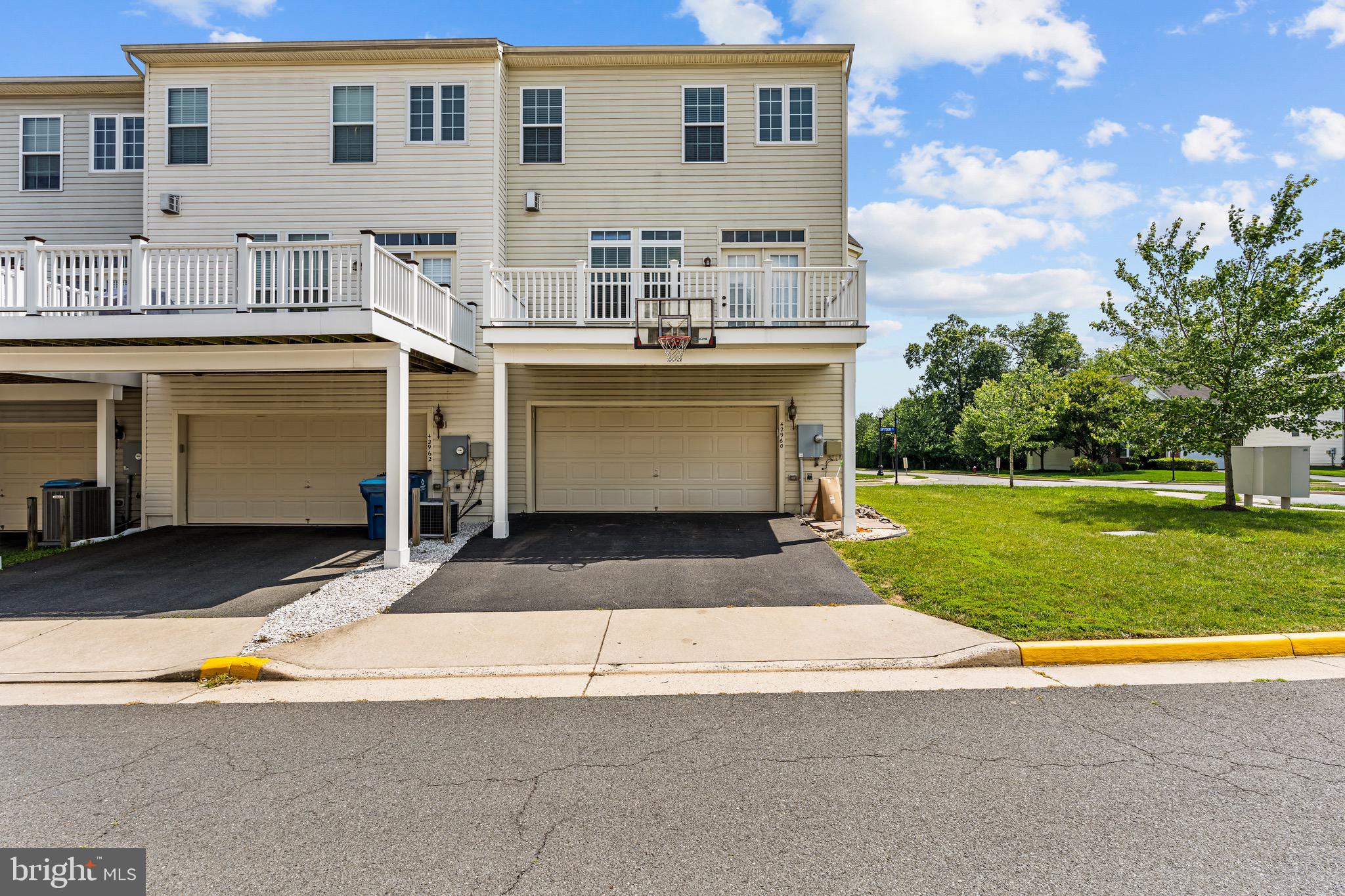 SOUTH RIDING - Residential