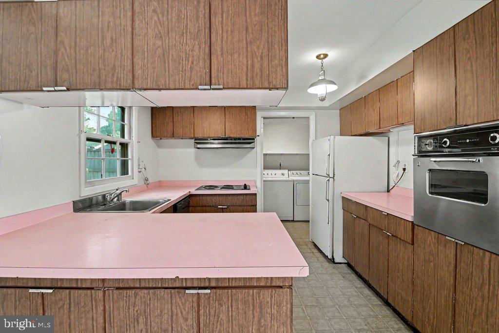 FOXHILL AT BELAIR - Residential